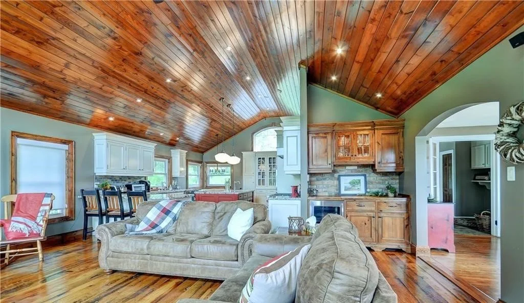 Lake Rosseau Family Home