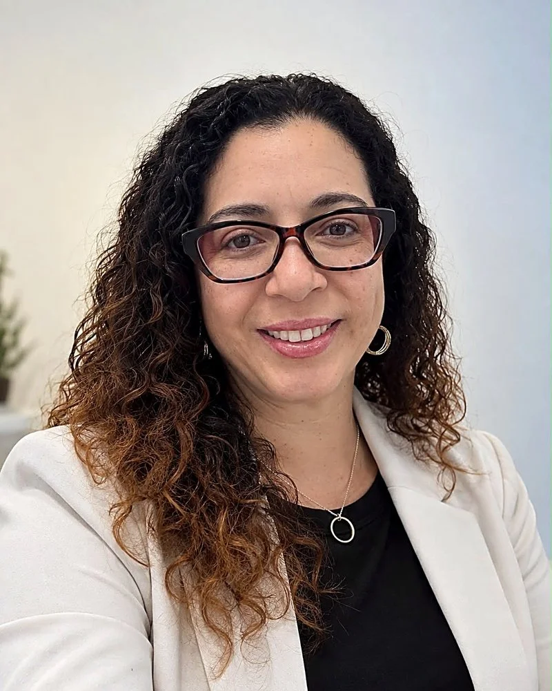 Retrato de la Lic. Lhiza Casado Pagán, CPL, consejera profesional licenciada de Family Health Clinic.