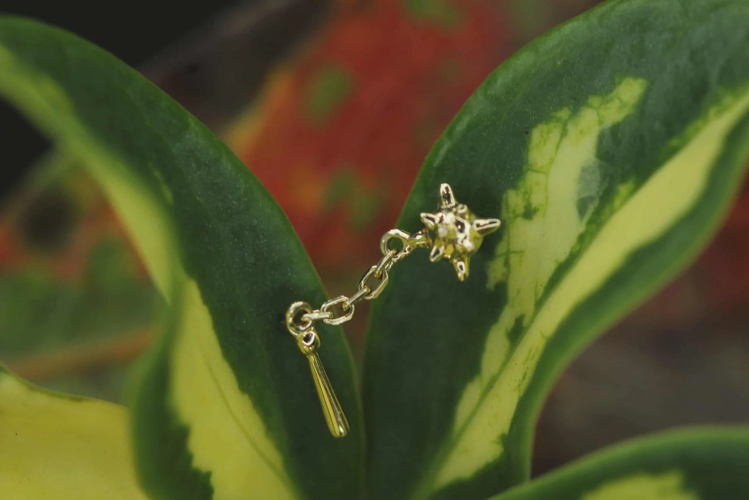 Junipurr Flail end in Yellow Gold