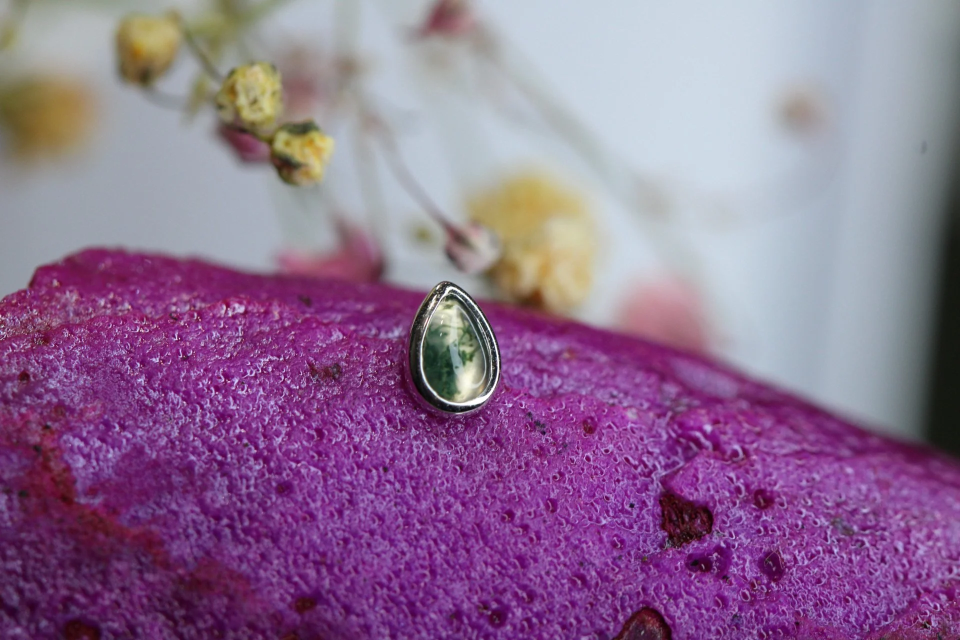 Body Vision Los Angeles ( BVLA )
white gold moss agate pear bezel