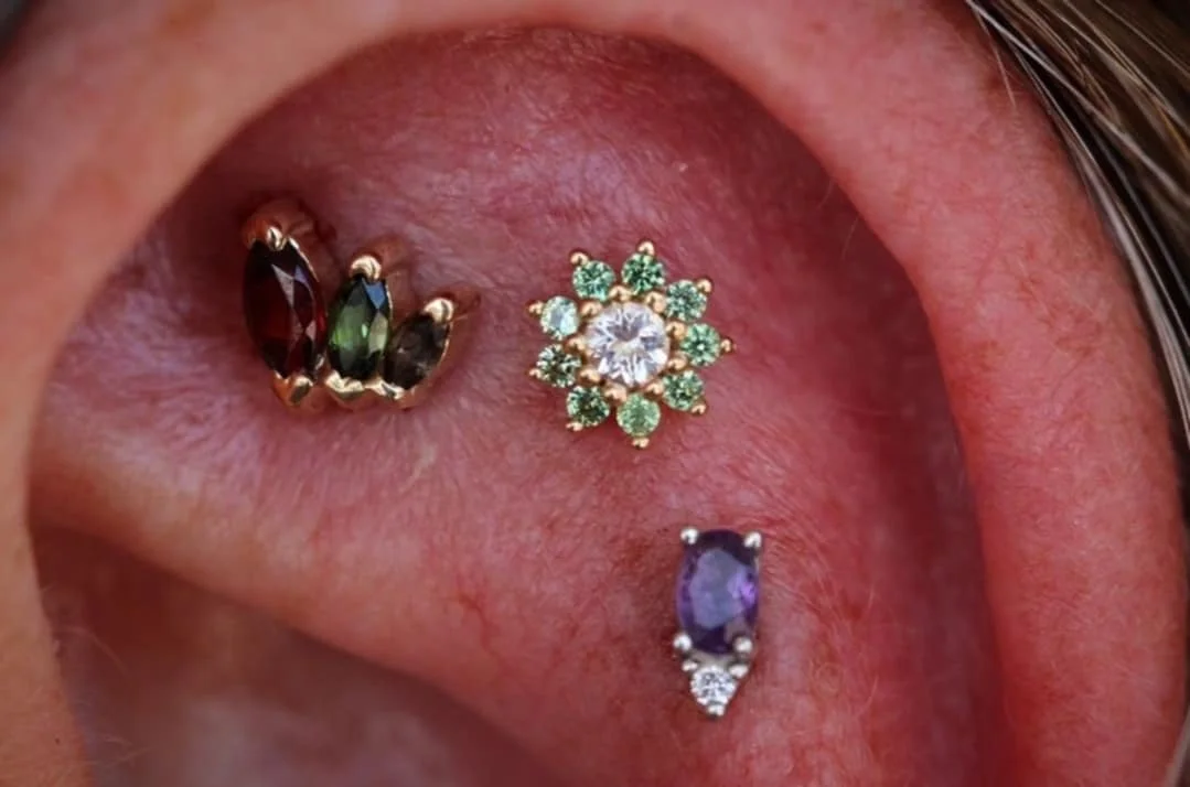 Triple flat helix piercing with gold.
BVLA French Kiss yellow gold
Buddha Jewelry yellow gold 