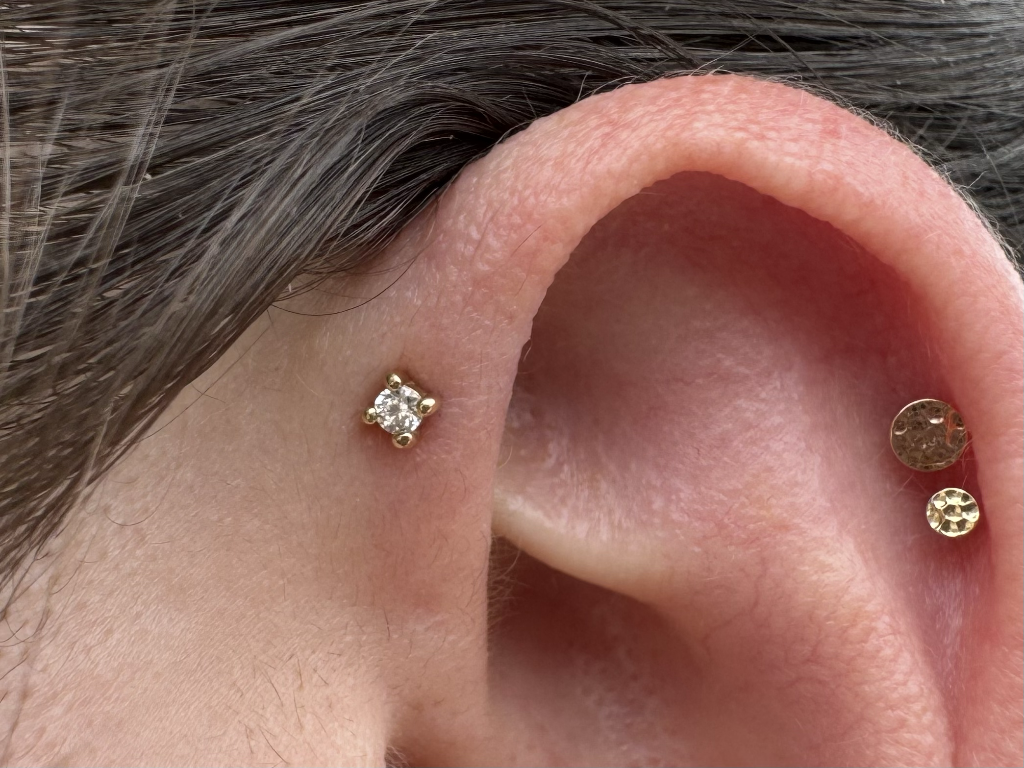forward helix with with 2mm gold prong from Buddha Jewelry