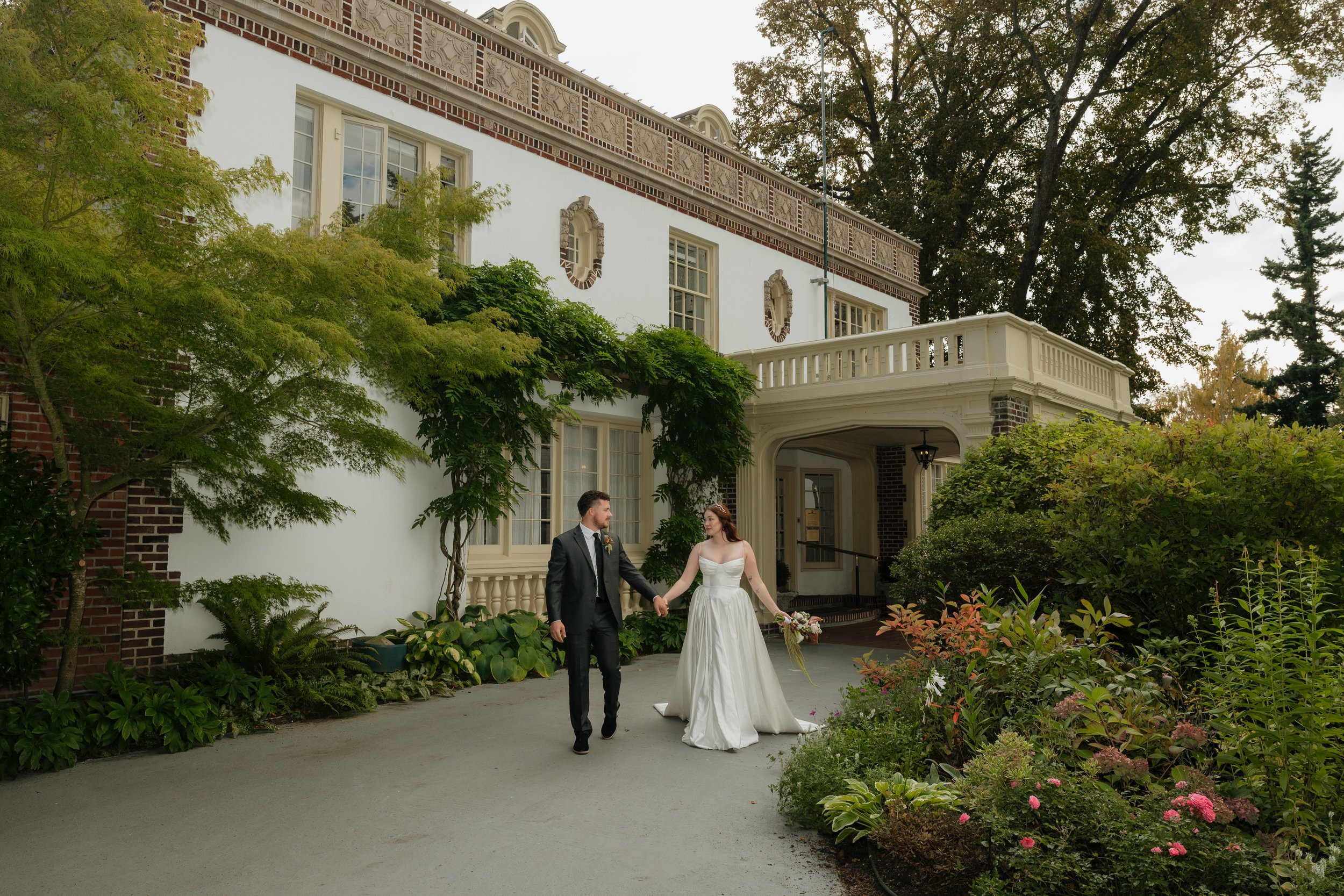 A Complete Guide to Your Lairmont Manor Wedding in Bellingham, Washington