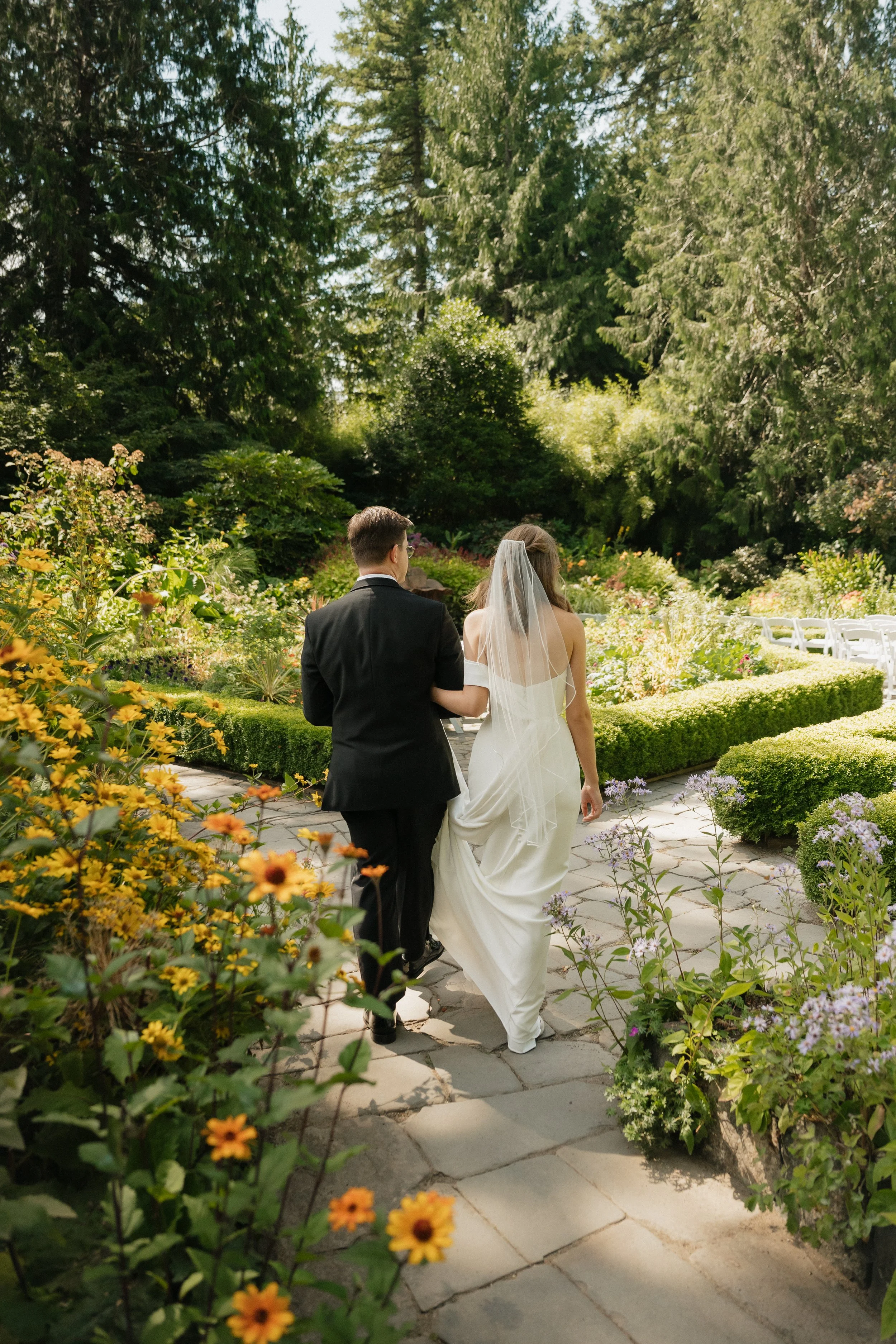 Planning A Heronswood Garden Wedding in Kingston, WA: Your Complete Guide