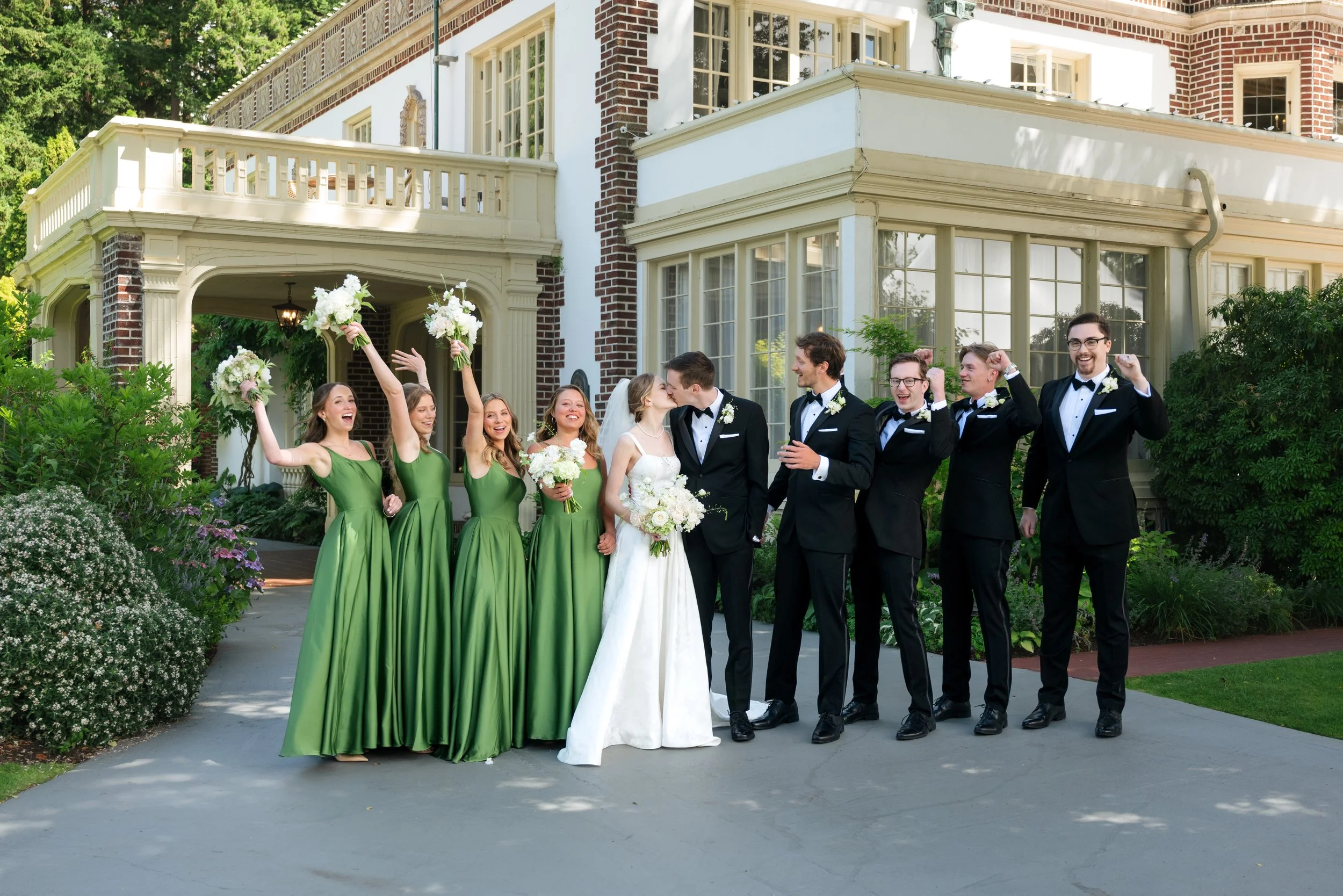 Elegant Wedding Color Palettes That Photograph Beautifully