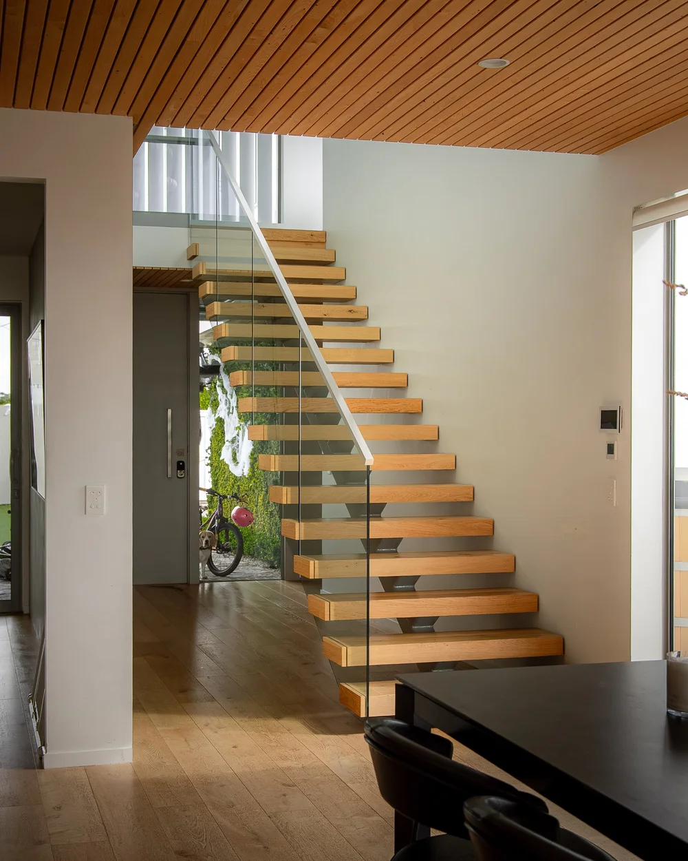 Frameless balustrade