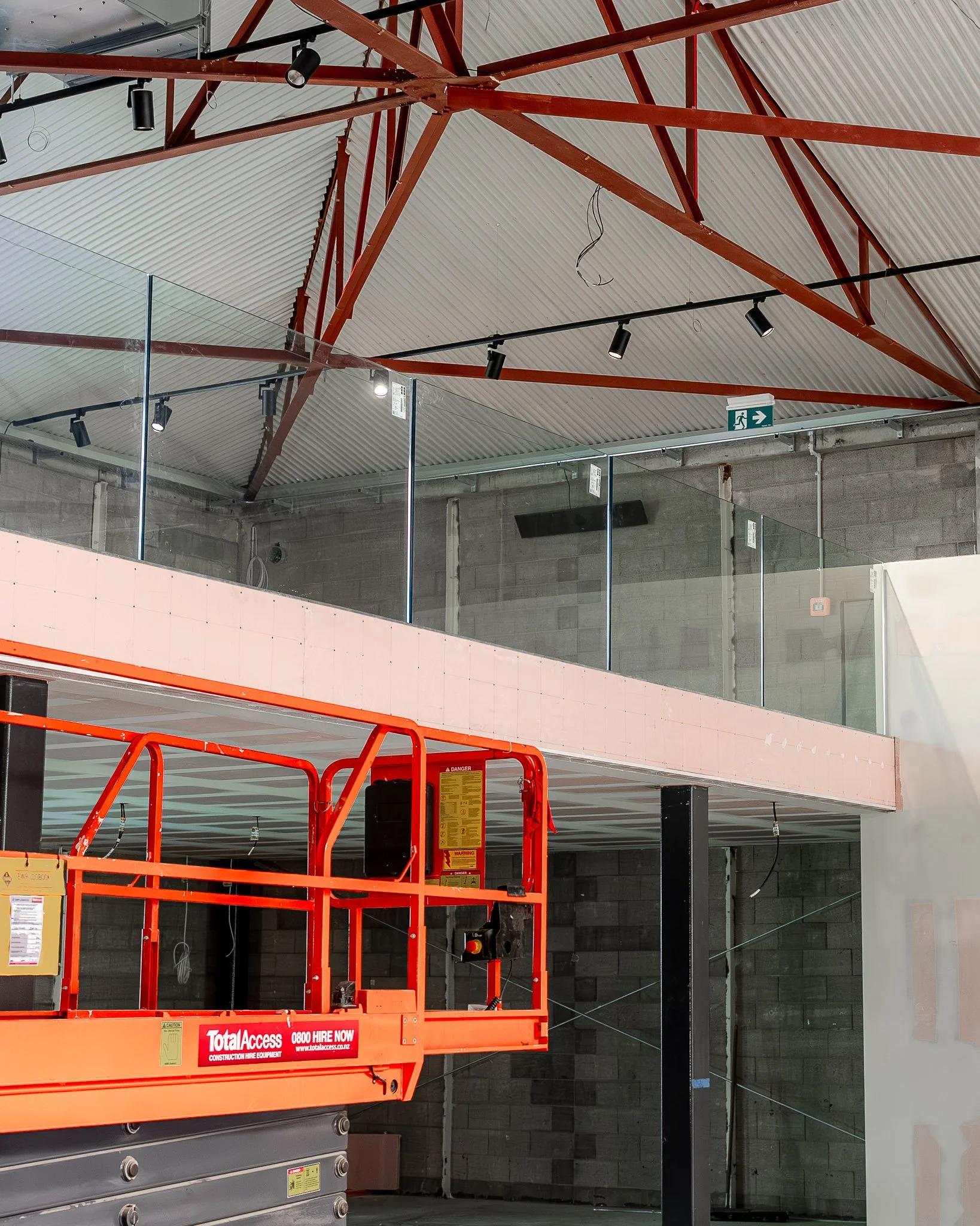 360 Glass Projects - July Nugent St 16.jpg