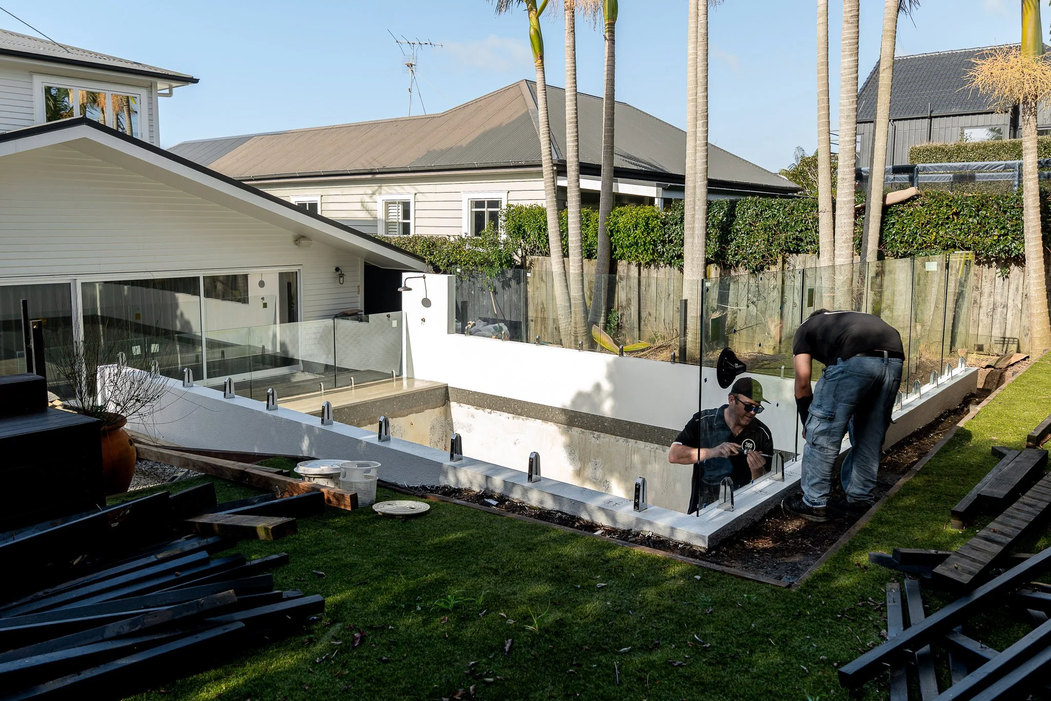 360 Glass Projects - Richmond Ave 18.jpg