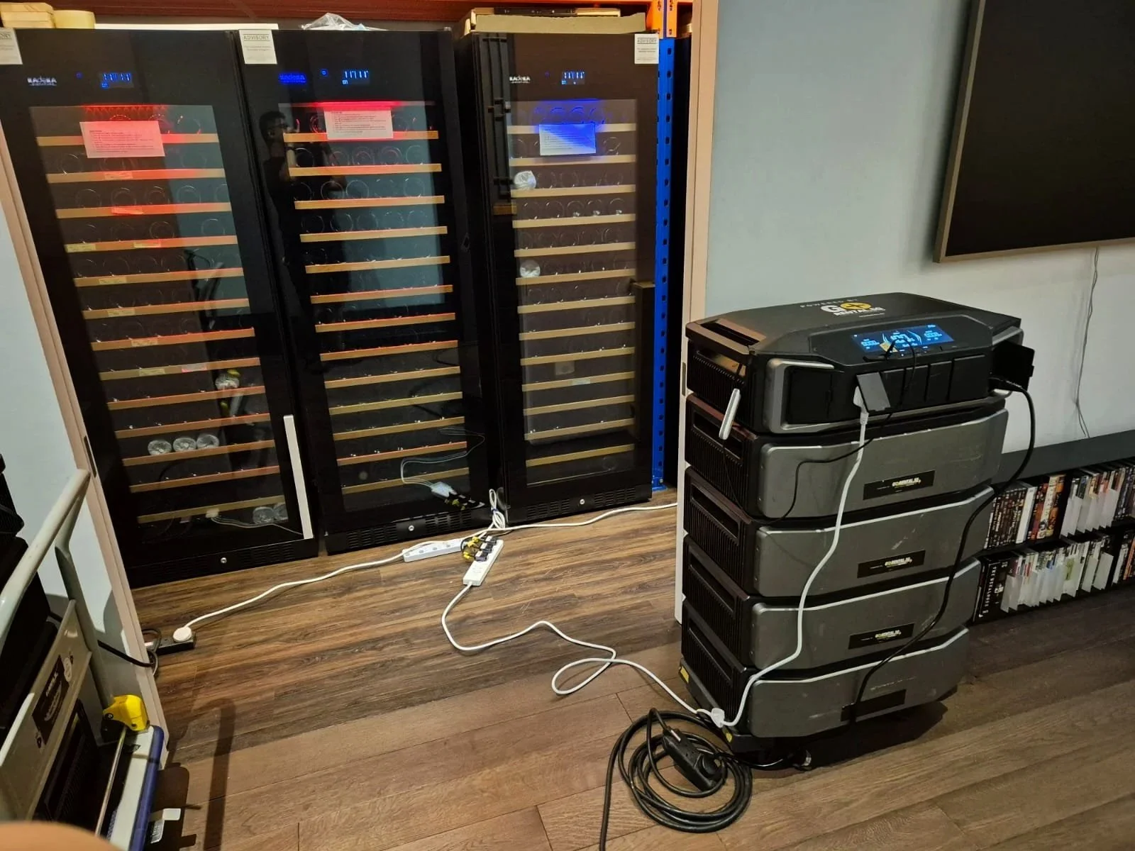 GoRental portable batteries as UPS system for wine fridges