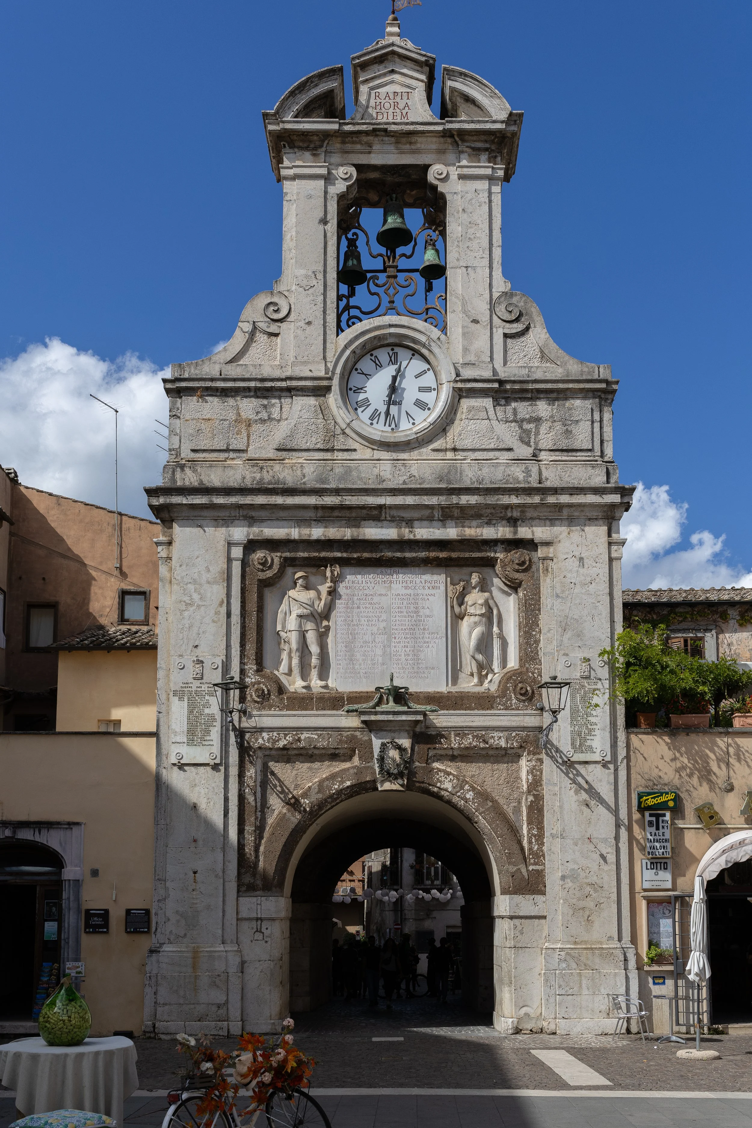 Sutri: È davvero il borgo più bello d’Italia? Un reportage fotografico