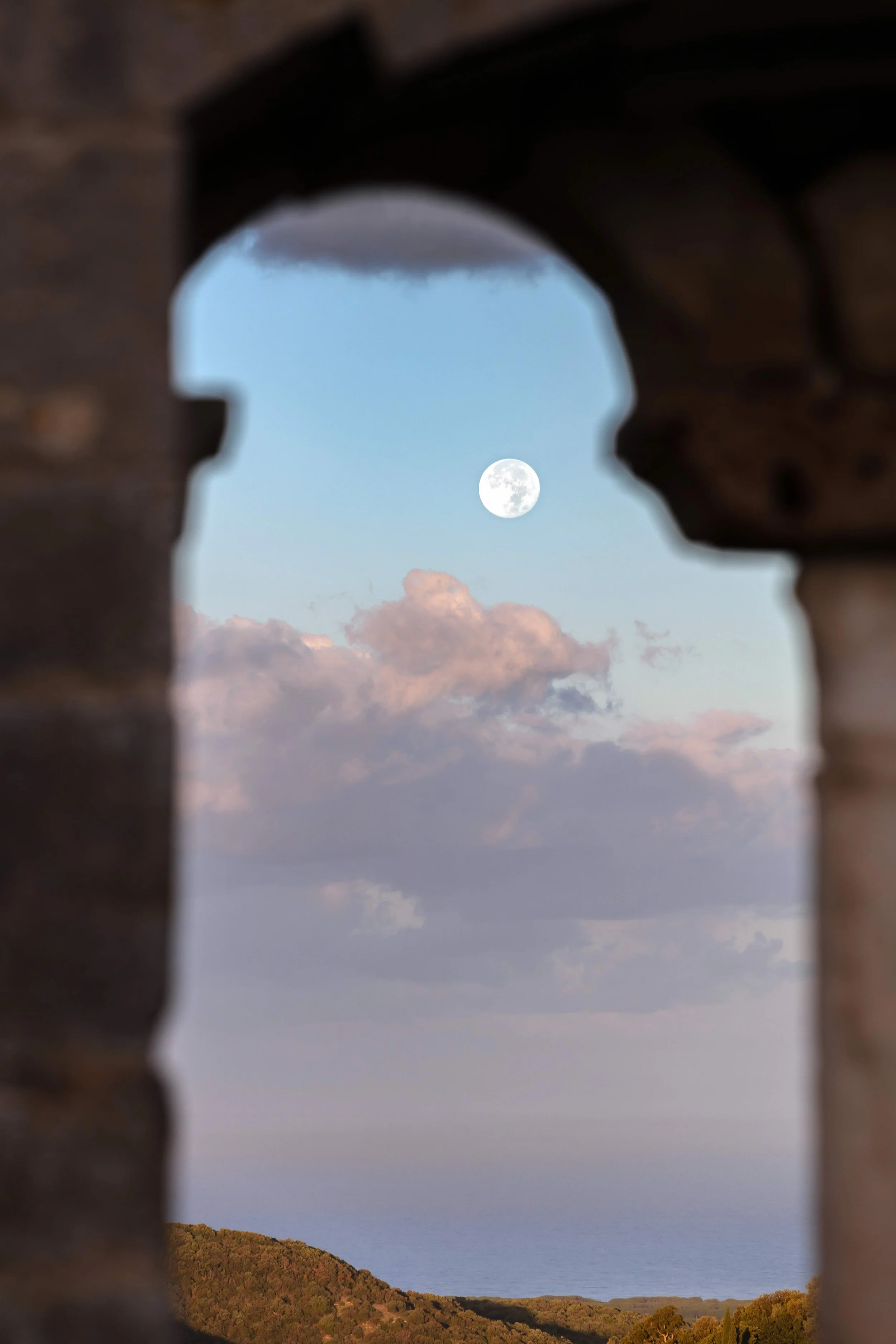 Sposarsi a Campiglia Marittima: Fotografia tra Storia e Orizzonti Marini