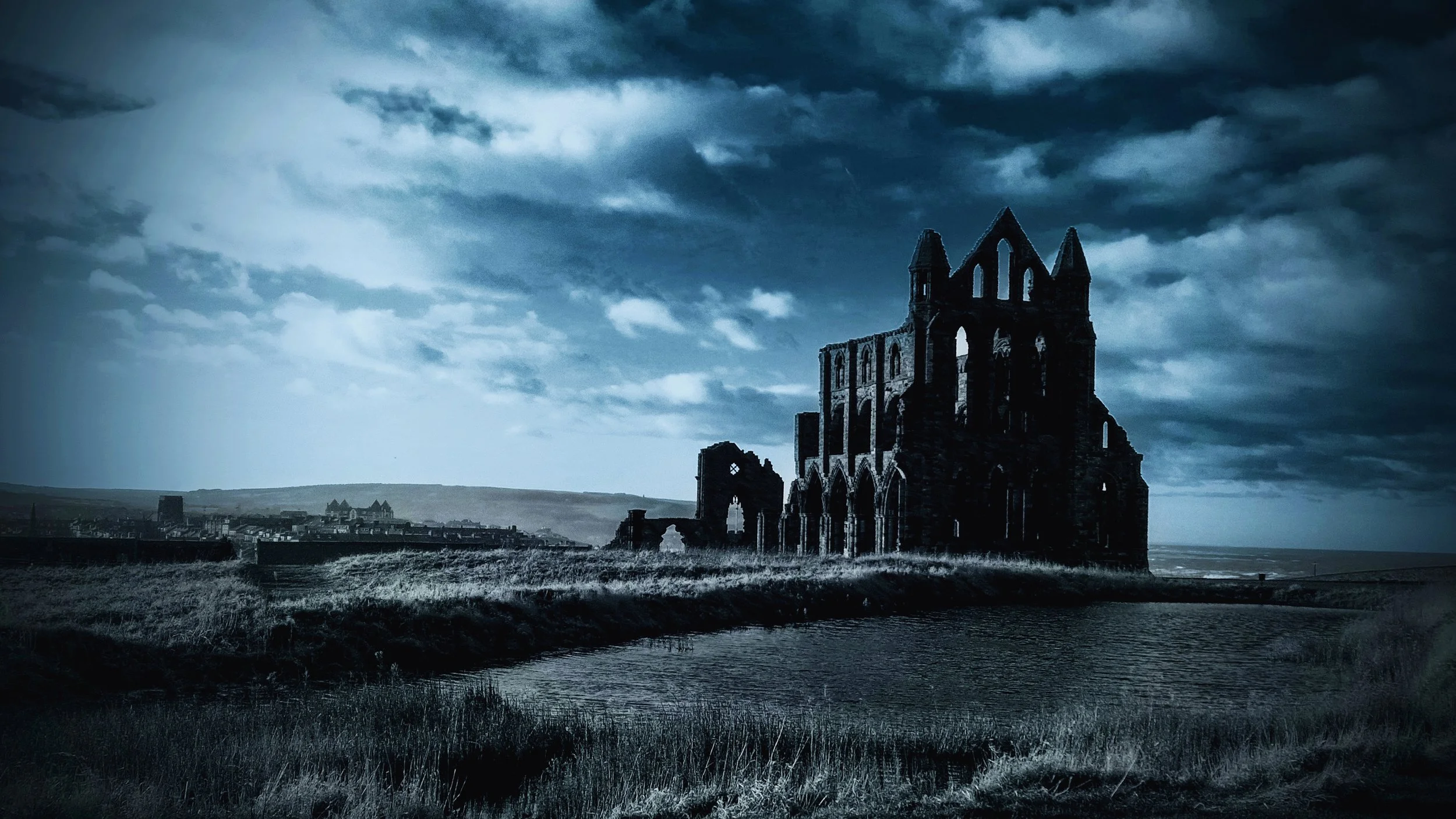 Midnight Abbey 6x9.jpg