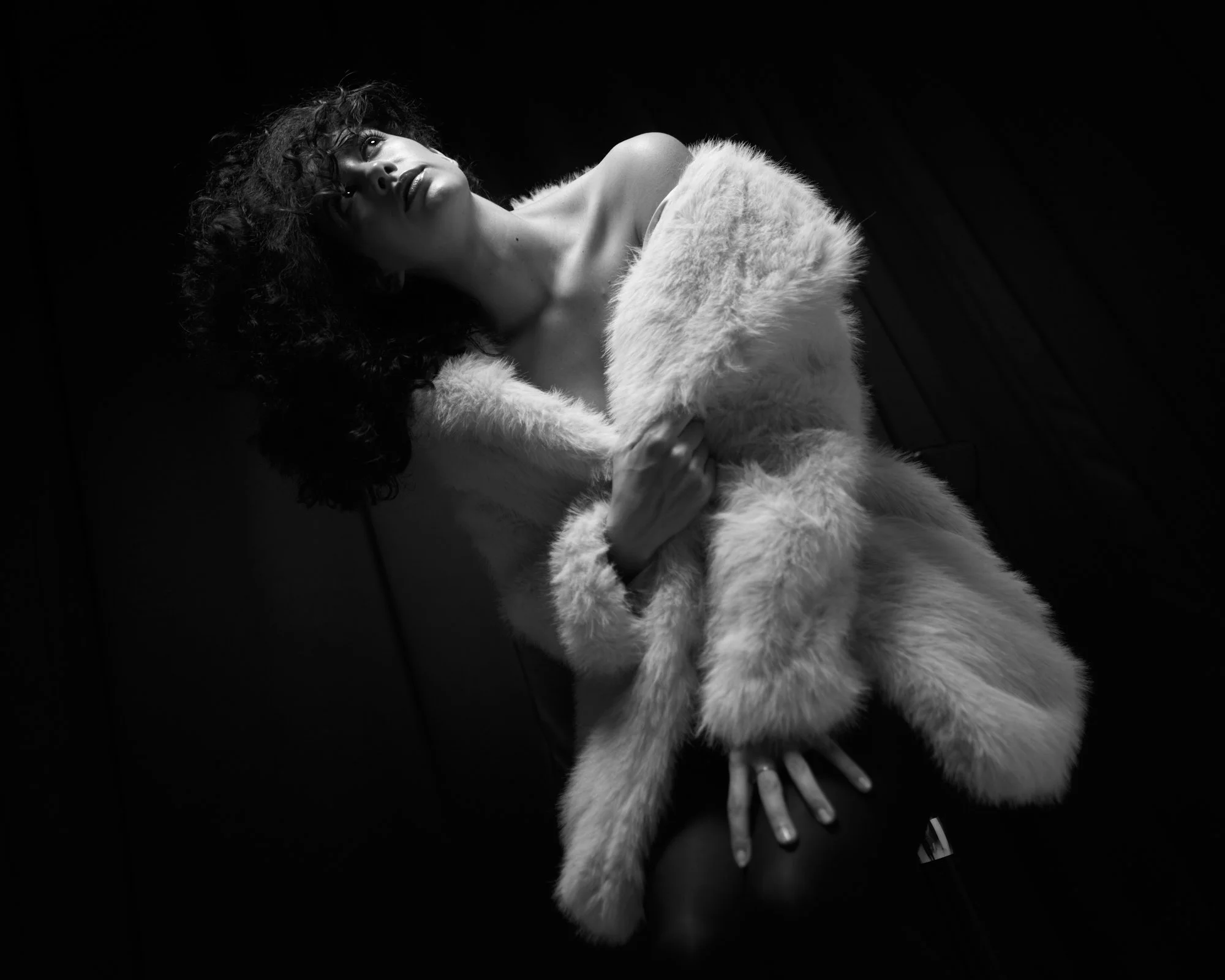 Fotostudio-Zu╠êrich_dot-RAW-Studio_Valeria-Hongler_Actress_Portraitfotografie 29.jpg