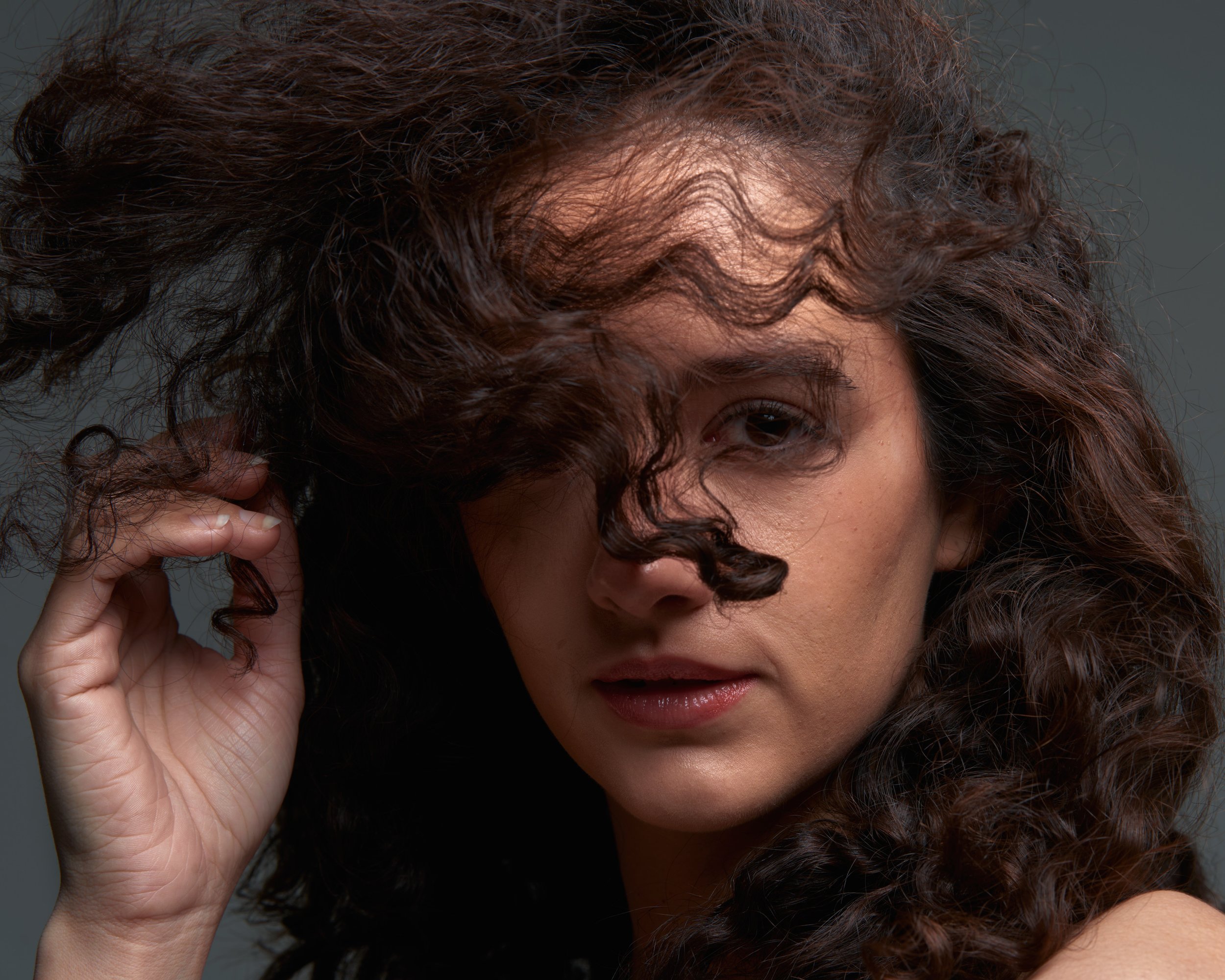 Fotostudio_Mietstudio_Zu╠êrich_dot-RAW-Studio_Fotoshooting-Portraitfotos 4.jpg