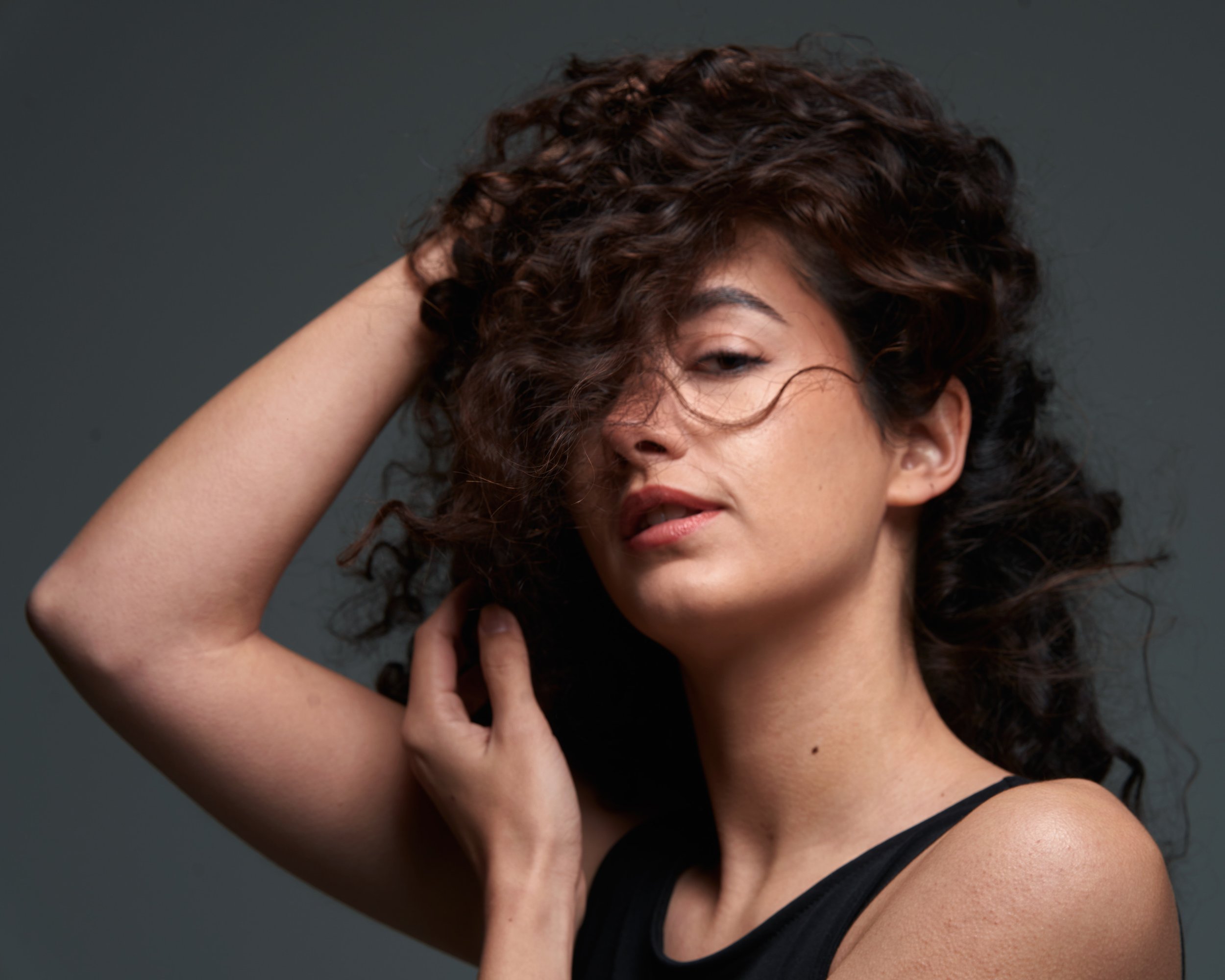 Fotostudio_Mietstudio_Zu╠êrich_dot-RAW-Studio_Fotoshooting-Portraitfotos 6.jpg