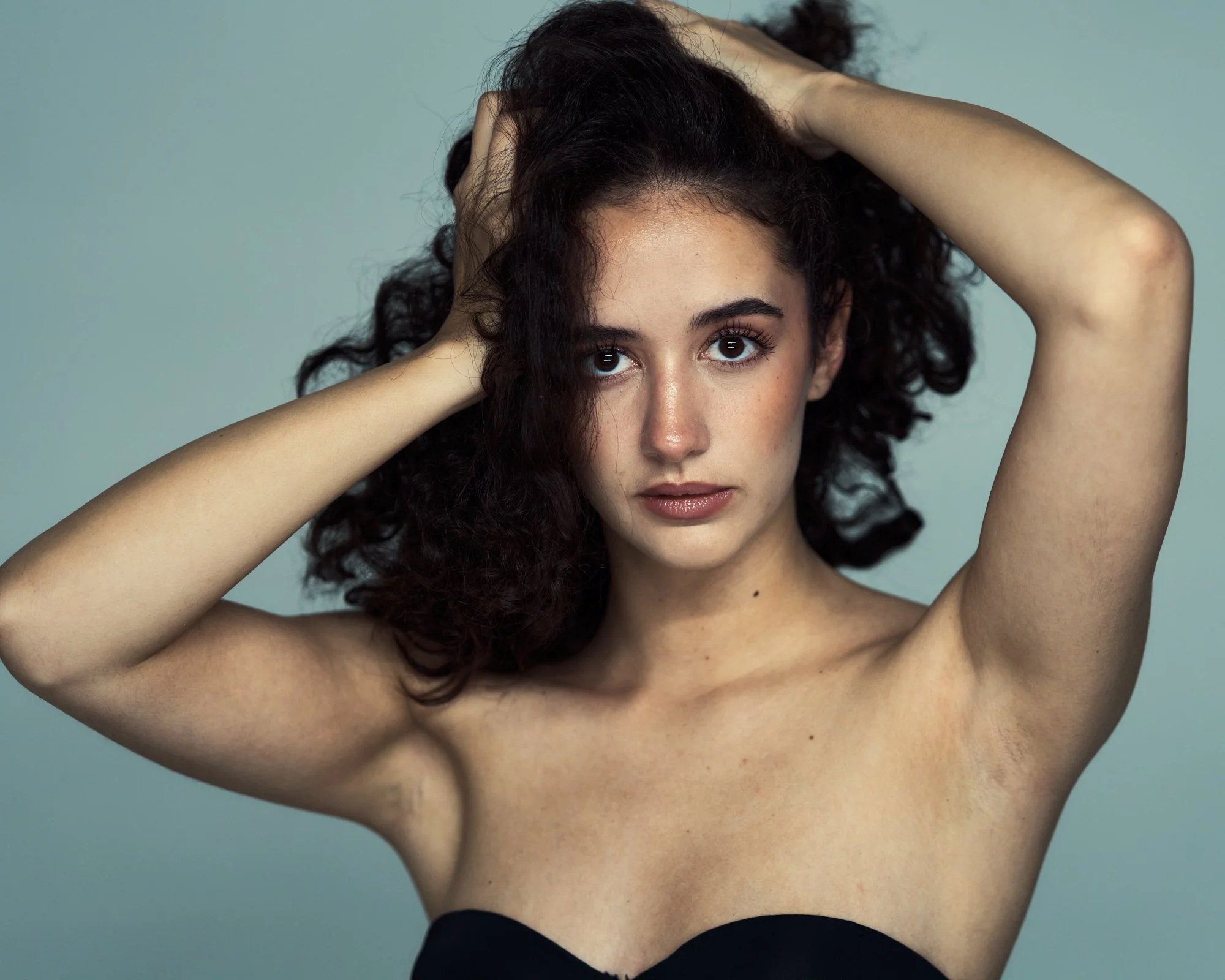 Fotostudio-Zu╠êrich_dot-RAW-Studio_Valeria-Hongler_Actress_Portraitfotografie 21.jpg