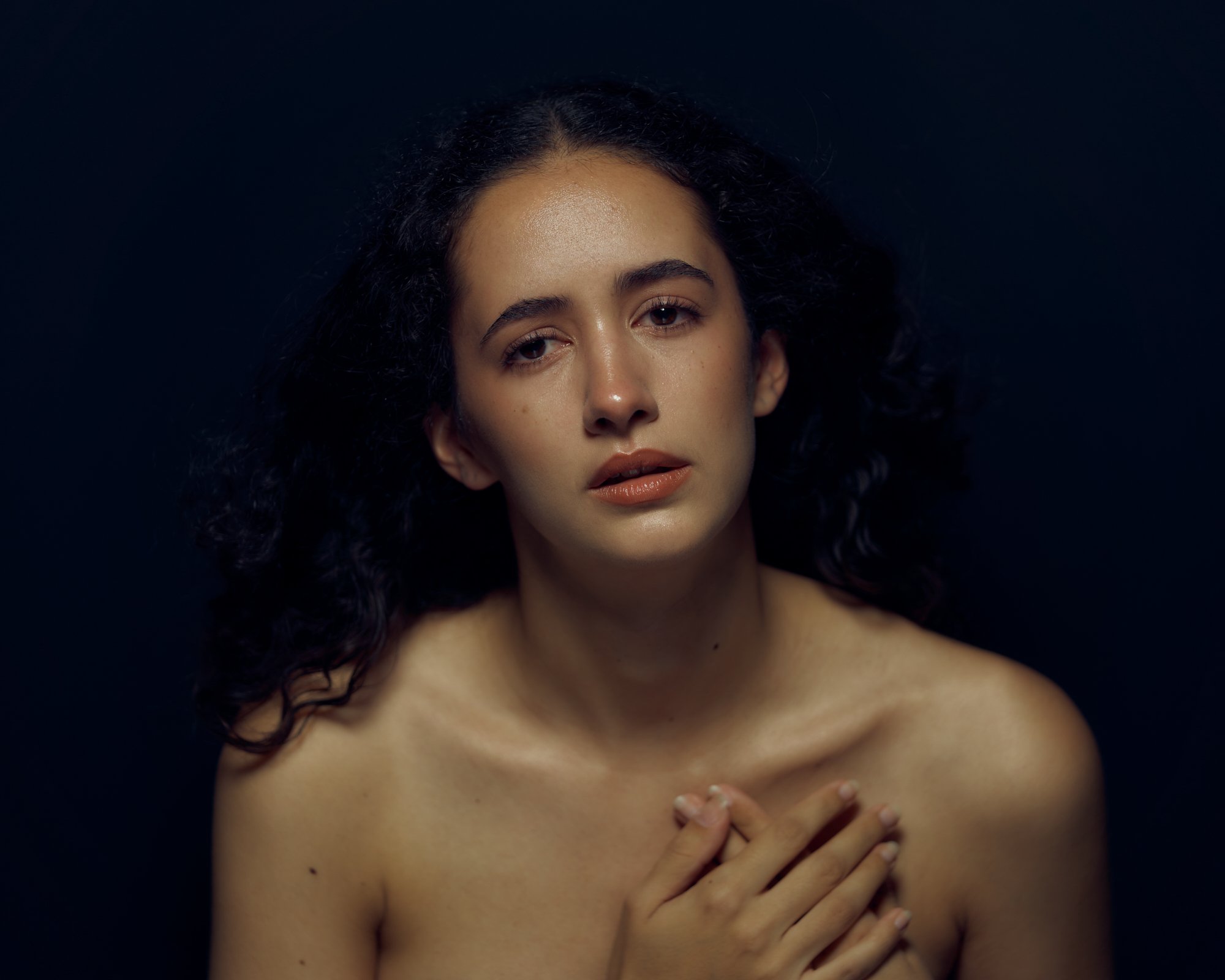 Fotostudio-Zu╠êrich_dot-RAW-Studio_Valeria-Hongler_Actress_Portraitfotografie 6.jpg