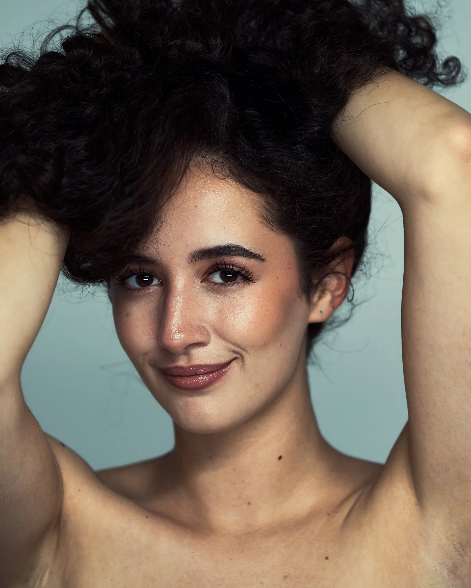 Fotostudio-Zu╠êrich_dot-RAW-Studio_Valeria-Hongler_Actress_Portraitfotografie 25.jpg