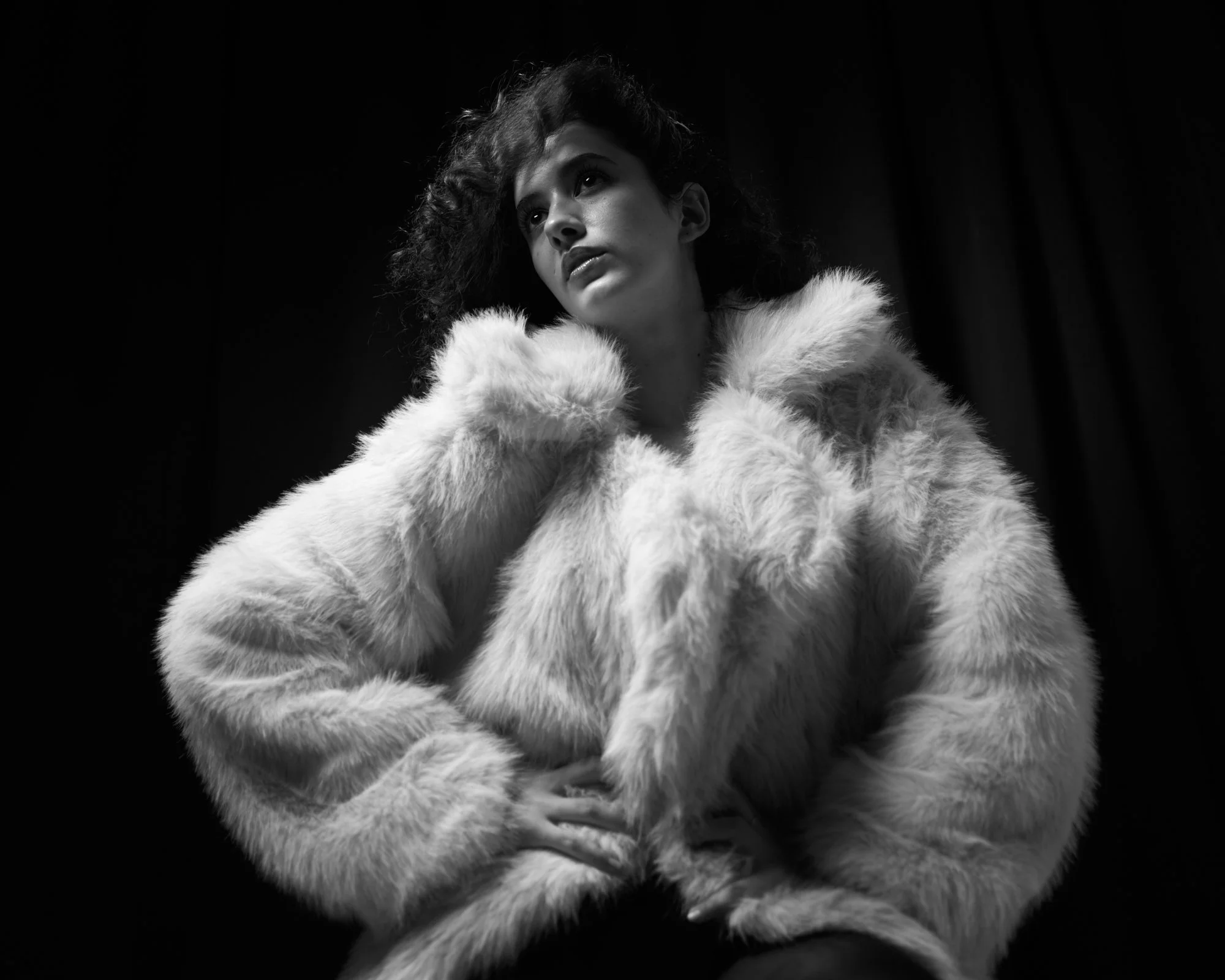 Fotostudio-Zu╠êrich_dot-RAW-Studio_Valeria-Hongler_Actress_Portraitfotografie 27.jpg