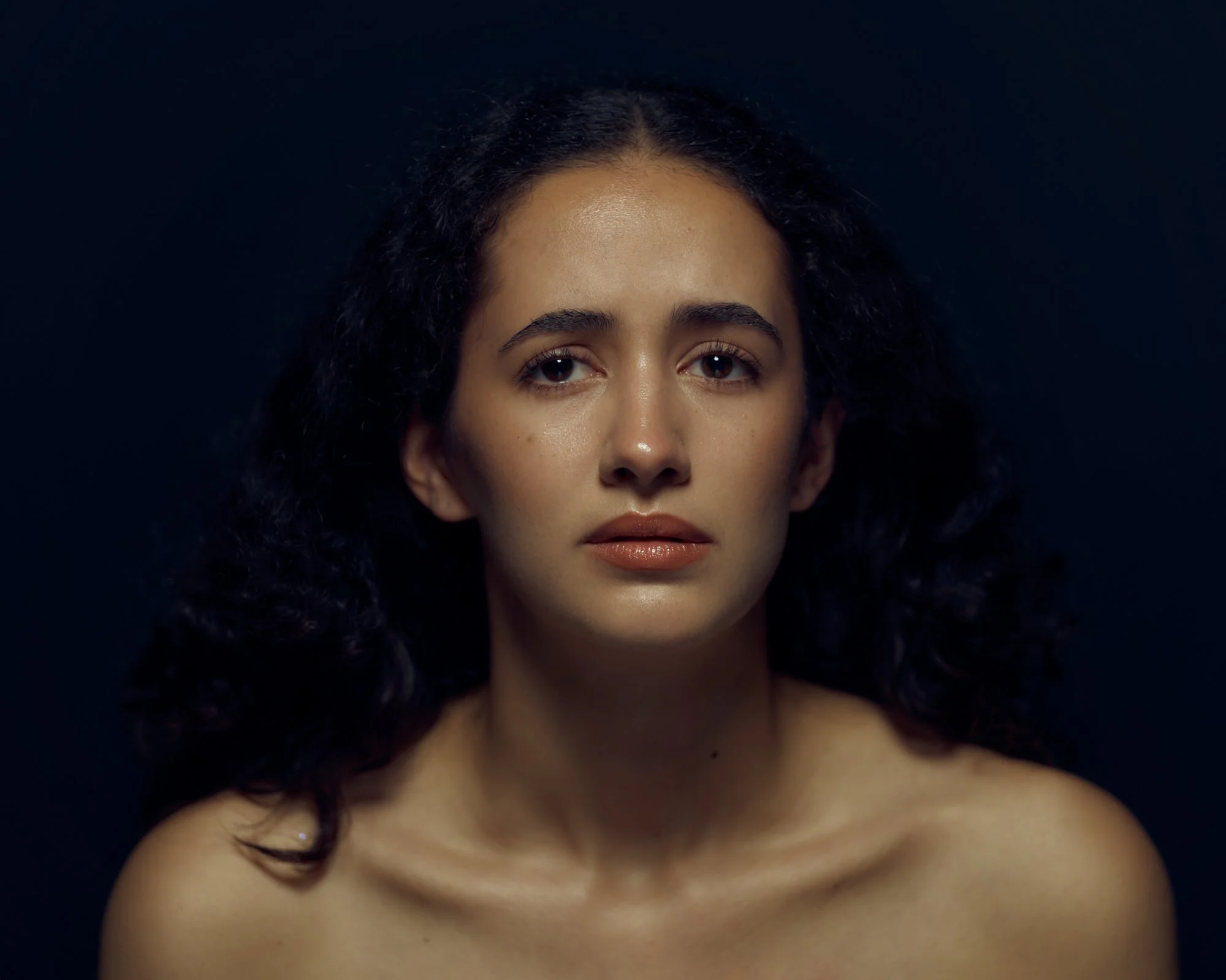 Fotostudio-Zu╠êrich_dot-RAW-Studio_Valeria-Hongler_Actress_Portraitfotografie 10.jpg