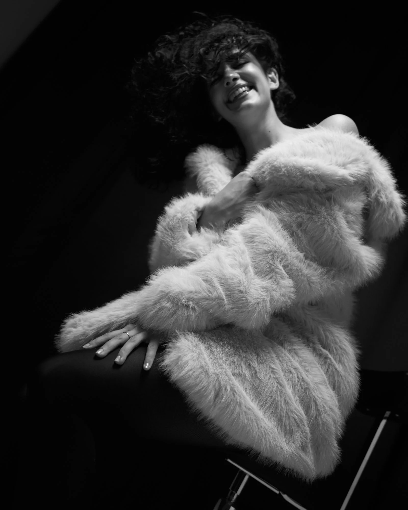 Fotostudio-Zu╠êrich_dot-RAW-Studio_Valeria-Hongler_Actress_Portraitfotografie 30.jpg