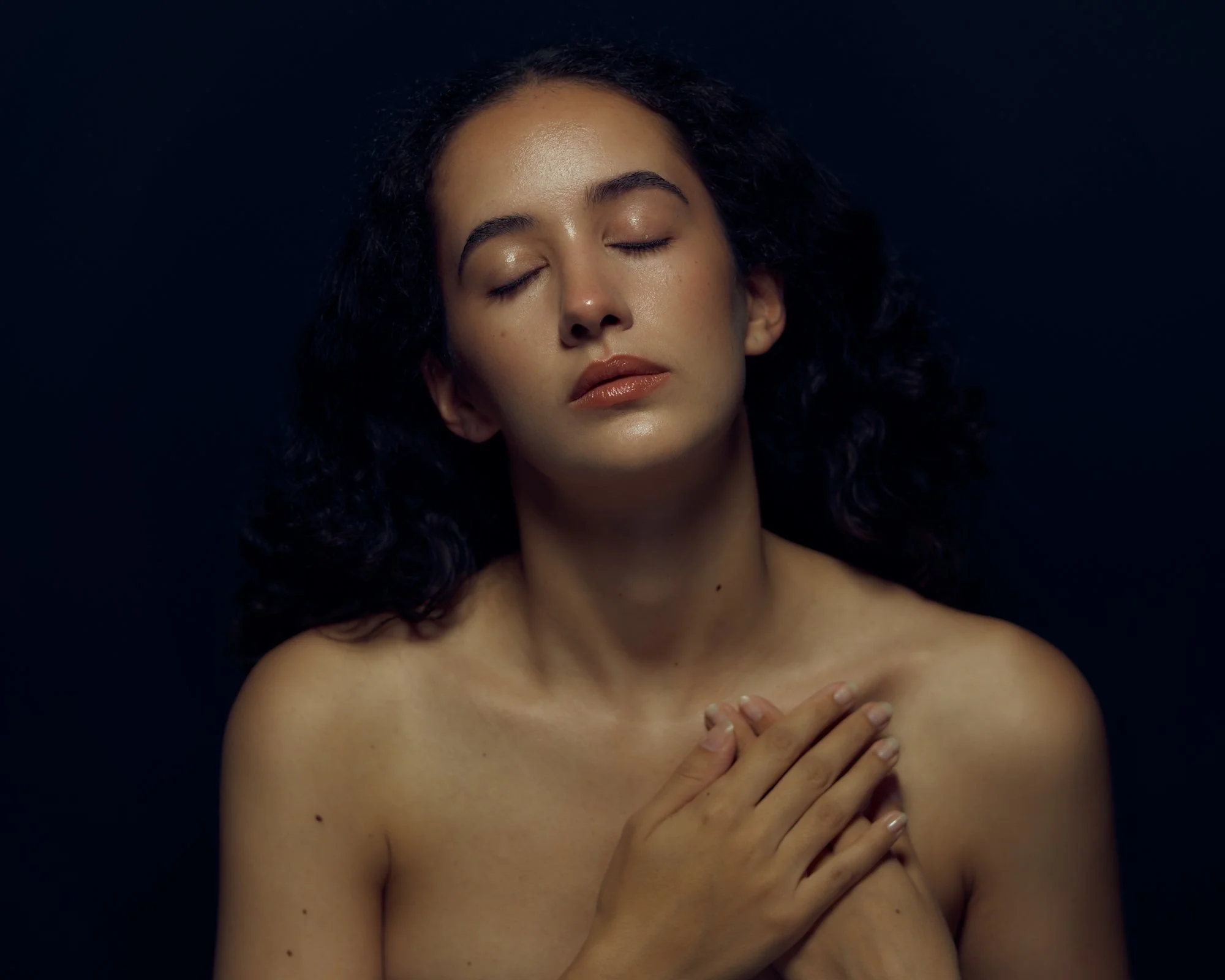 Fotostudio-Zu╠êrich_dot-RAW-Studio_Valeria-Hongler_Actress_Portraitfotografie 4.jpg