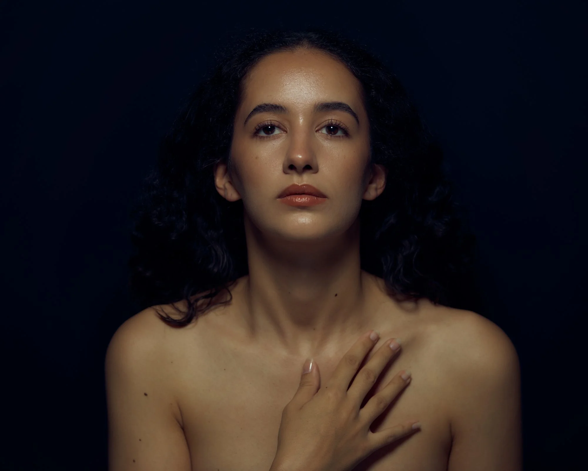 Fotostudio-Zu╠êrich_dot-RAW-Studio_Valeria-Hongler_Actress_Portraitfotografie 2.jpg