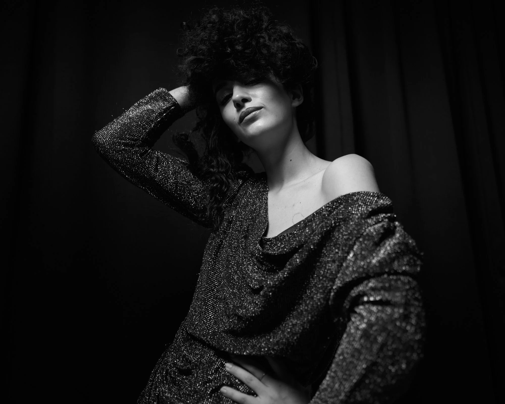 Fotostudio-Zu╠êrich_dot-RAW-Studio_Valeria-Hongler_Actress_Portraitfotografie 42.jpg