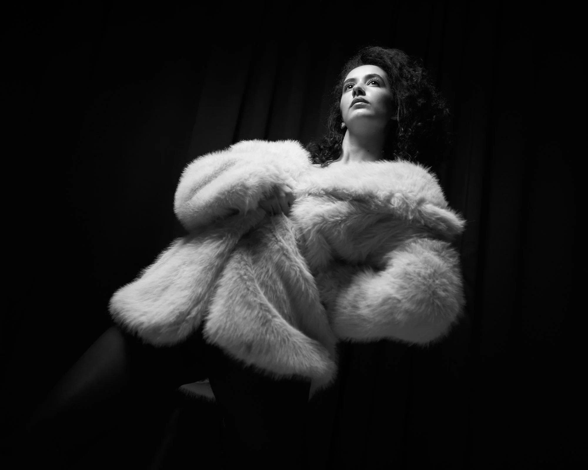 Fotostudio-Zu╠êrich_dot-RAW-Studio_Valeria-Hongler_Actress_Portraitfotografie 34.jpg