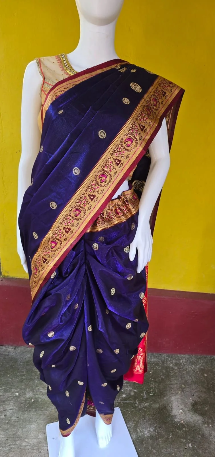 Nauvari Sarees