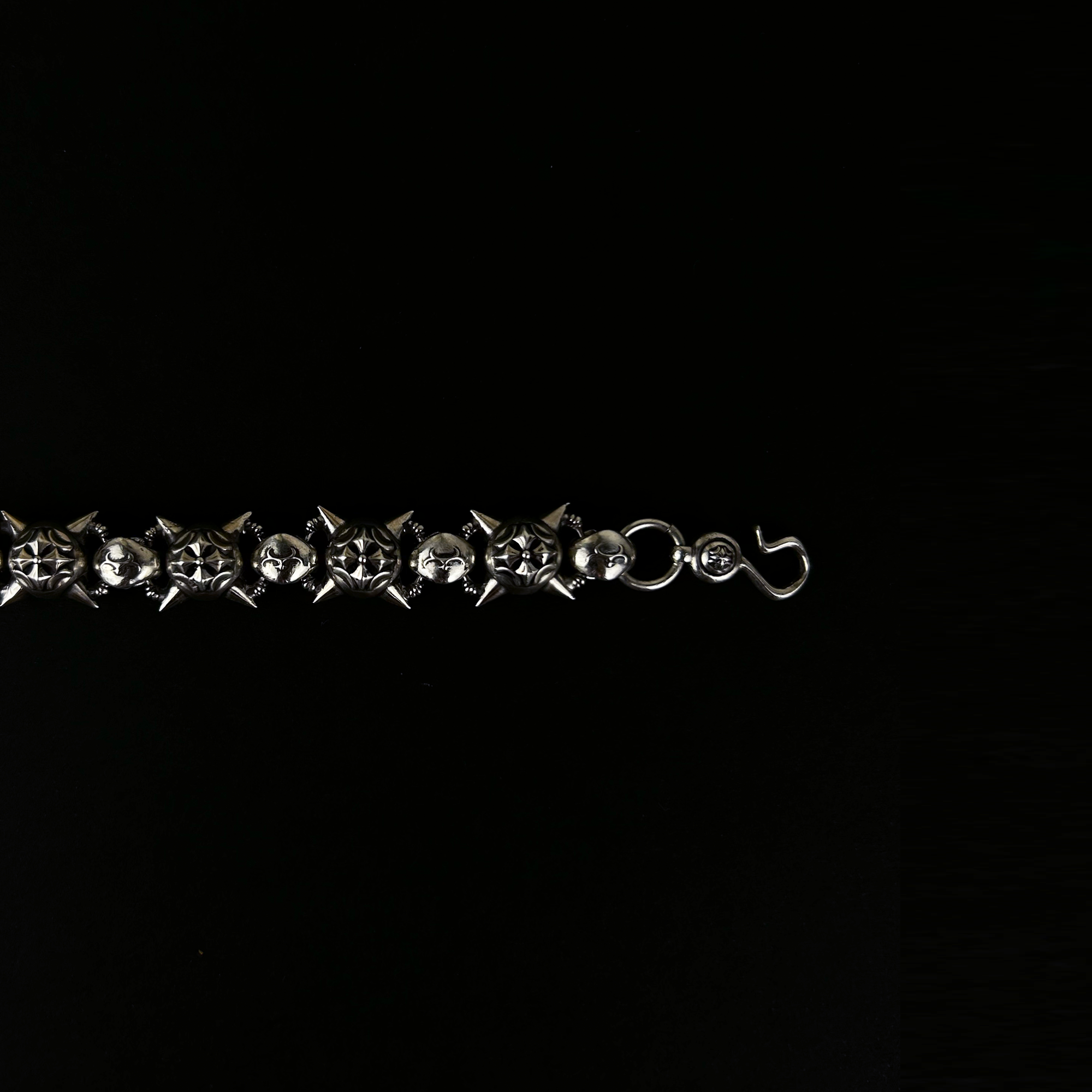 Flail bracelet 3.png