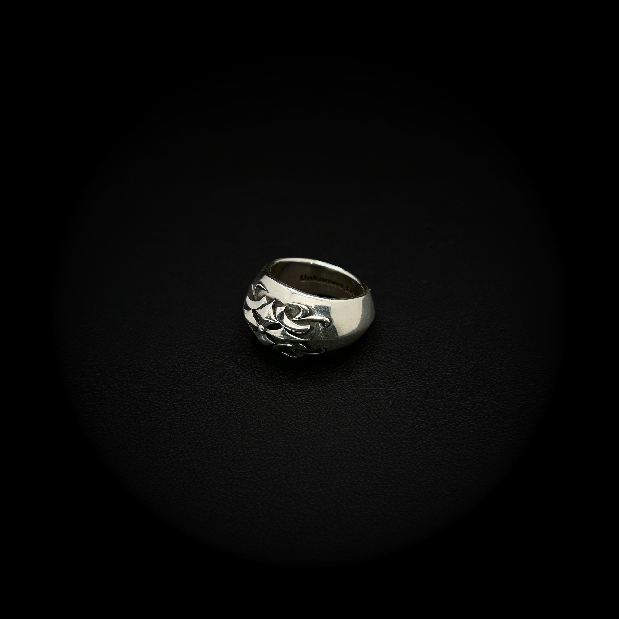 Crest Ring