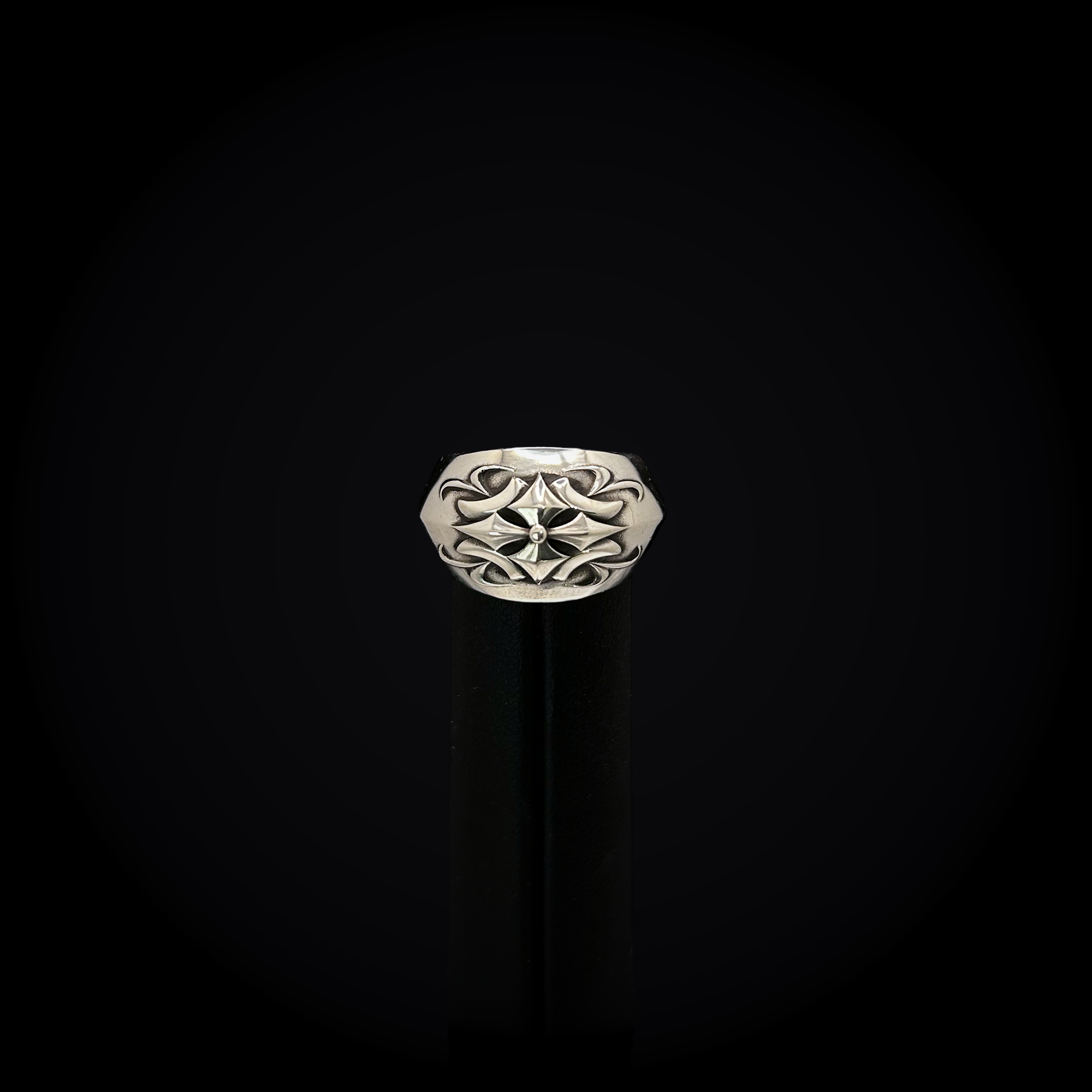 crest ring 2.png