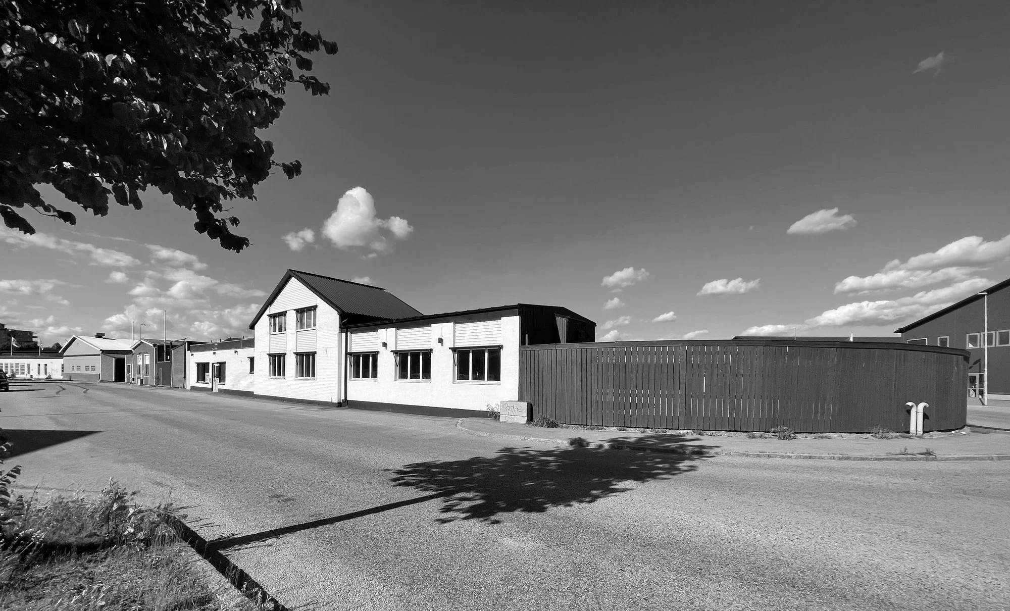 SIB förvärvar fastighet