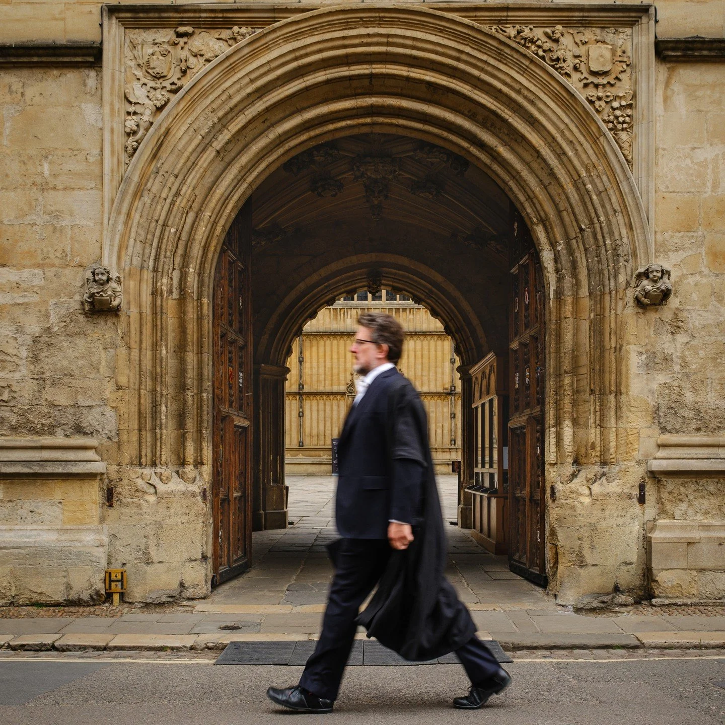 Iconic Bodleian library location matched with academic in sub-fusc, perhaps heading to a dinner somewhere.

#Oxford #streetphotography #in_public_streets #SPiCollective #street_badass #street_me_up #streetfinder #streetleaks #streetphotocollective #s