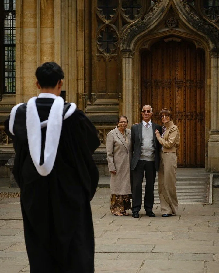 Graduation time is approaching...

#Oxford #streetphotography #in_public_streets #SPiCollective #street_badass #street_me_up #streetfinder #streetleaks #streetphotocollective #streets_storytelling #oxfordphotographicsociety #ox1collective #fujifilm #