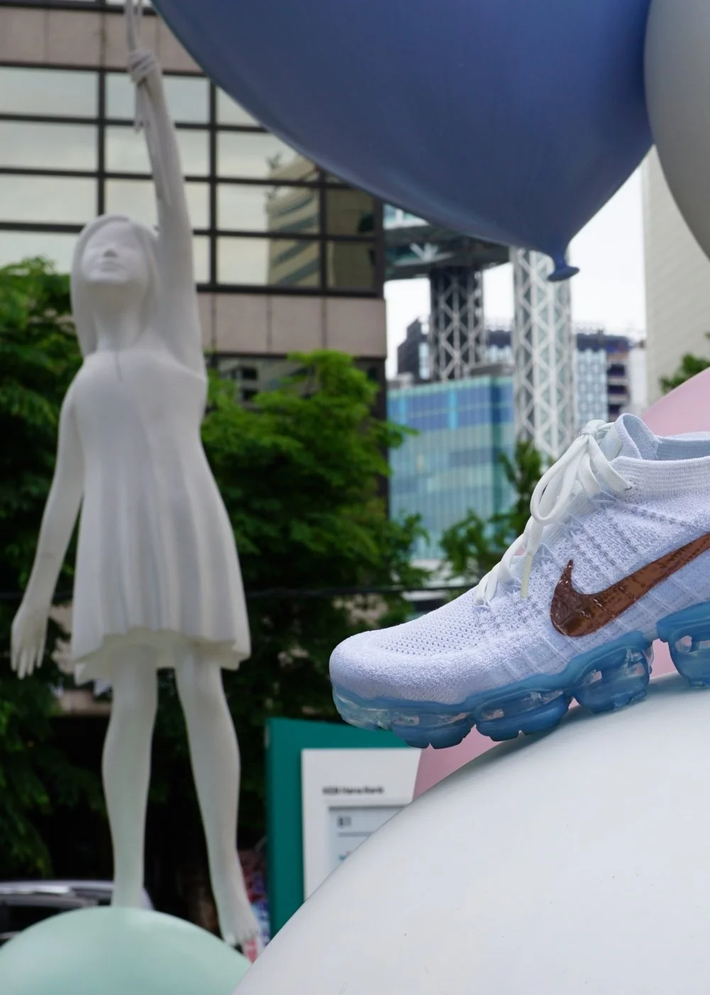 Hanabank Balloons w Vapermax 3