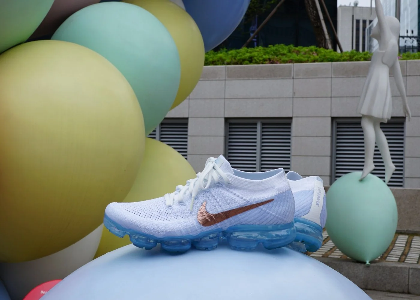 Hanabank Balloons w Vapermax 1