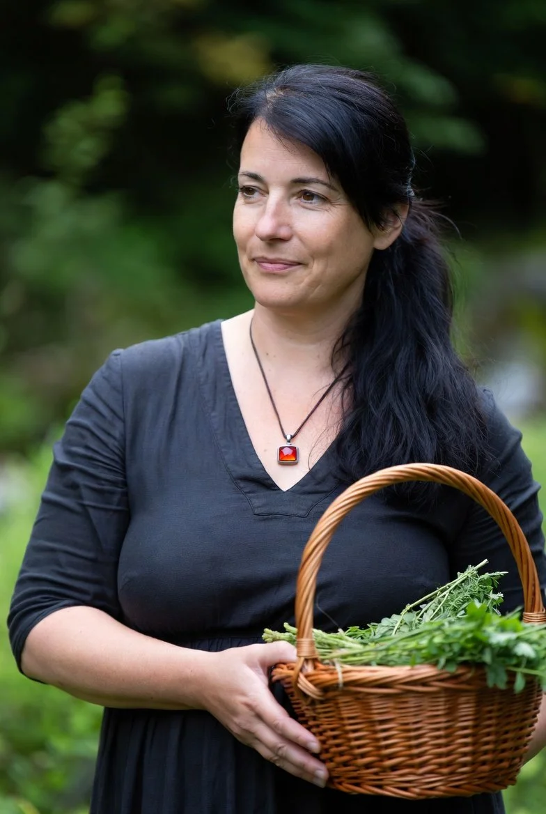 Professor Florence Laflamme | House Naturae | Alchemical Herbalist | Teaches Basic/Intermediate/Advanced Alchemy and Herbalism, and Transmutation.
A witchy alchemist that combines her skills with her Quebecoise slang to teach her students.
