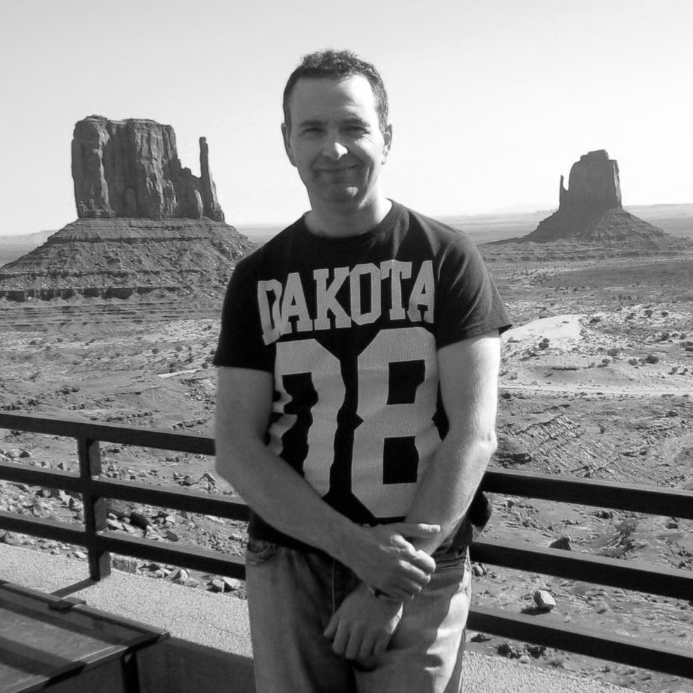 A photograph of Chris Edwards of www.chrisedwardsphotoart.com.