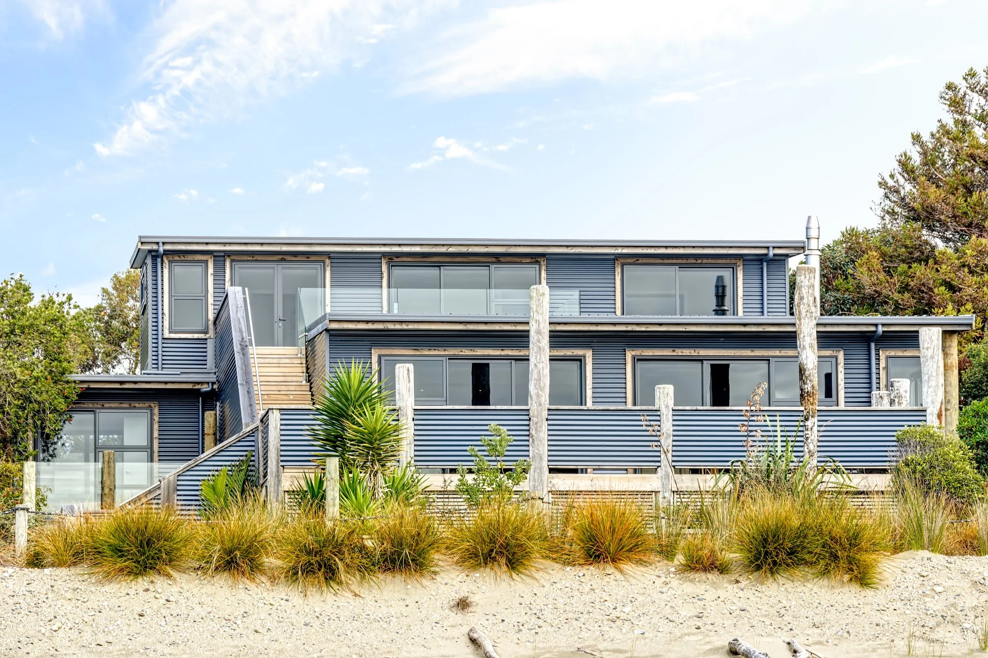 Beach house in the Bay