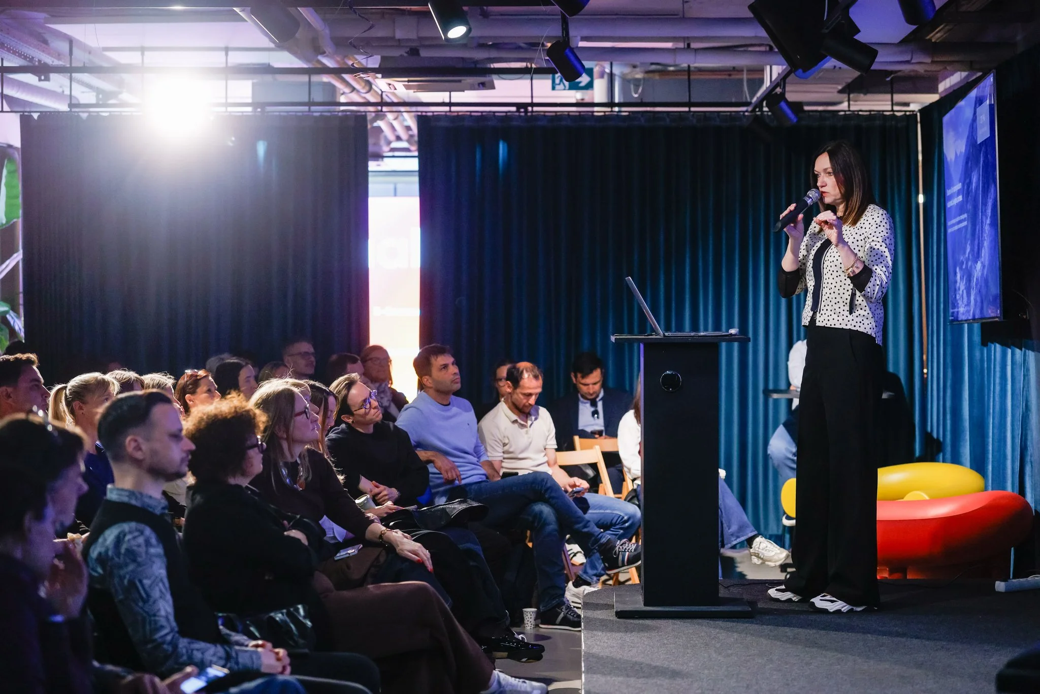 _83A7228piksiwork_conferences.JPG