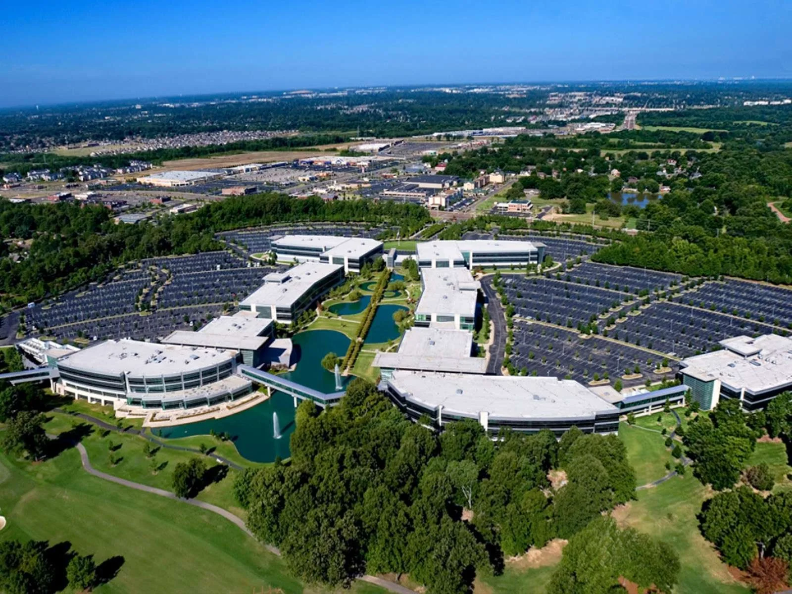 Pond liners installed at FEDEX headquarters by EFI