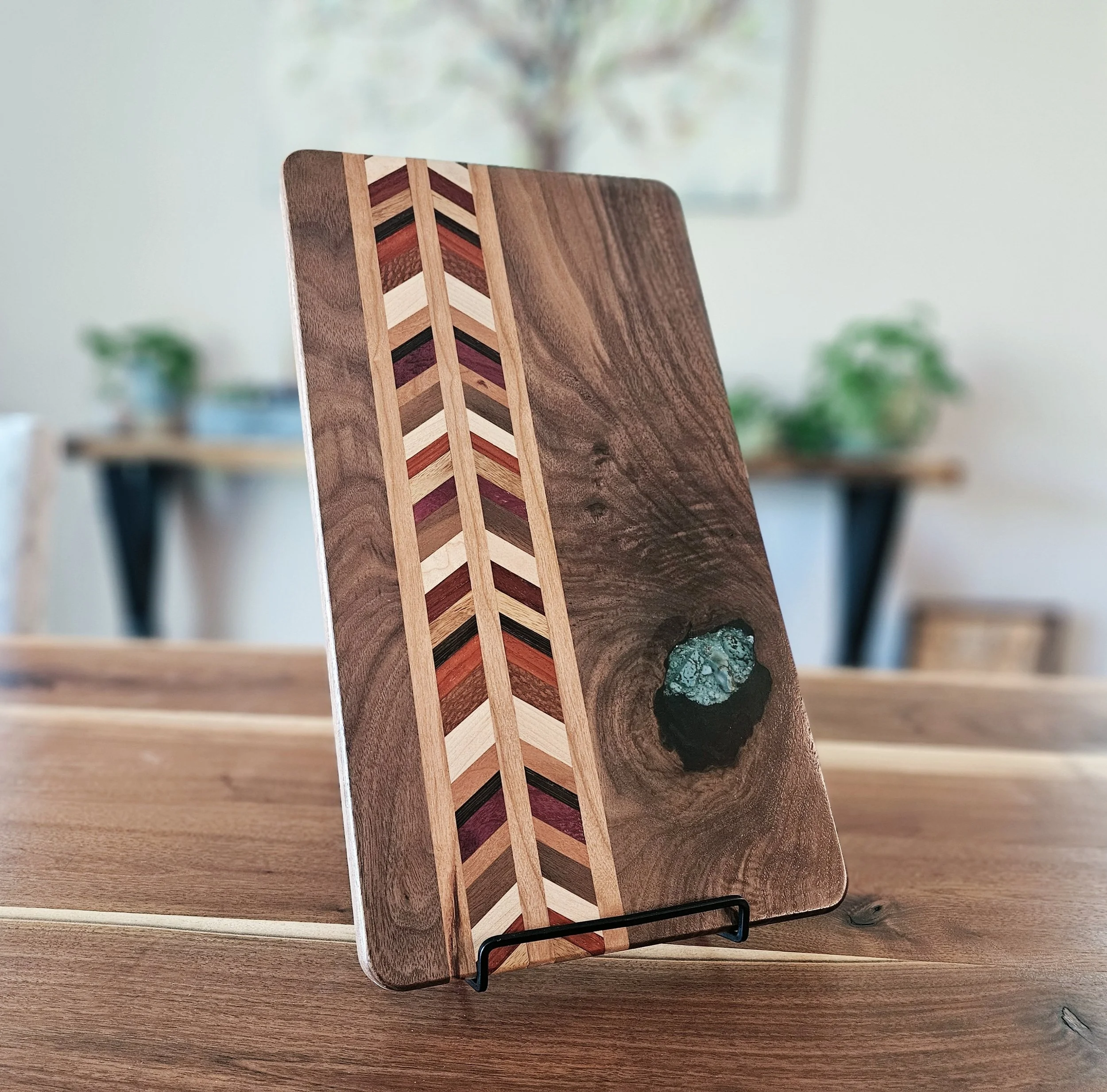 Walnut_Caret_Turquoise1.jpg