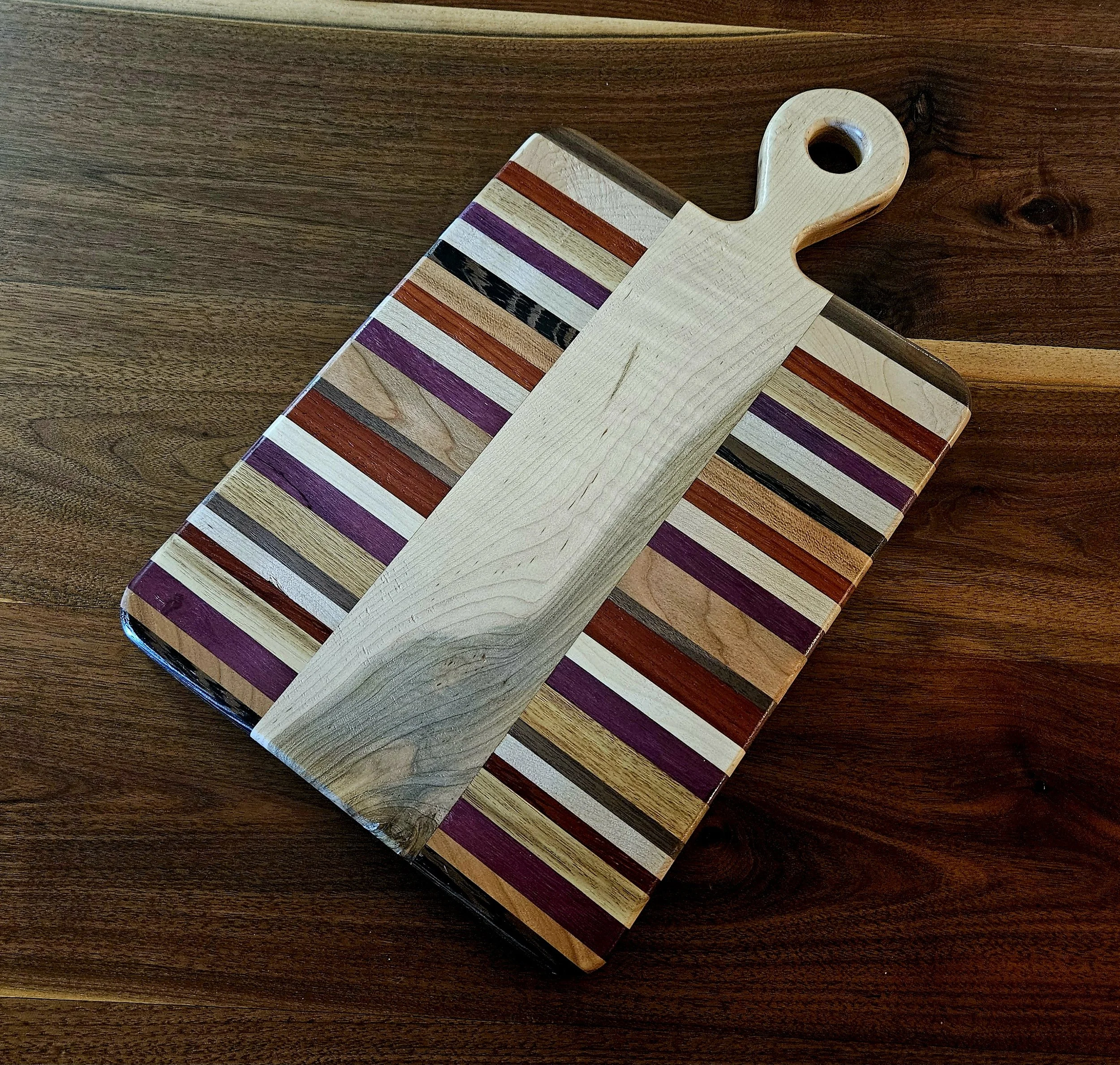 CuttingBoard_FlowerDoodle2.jpg