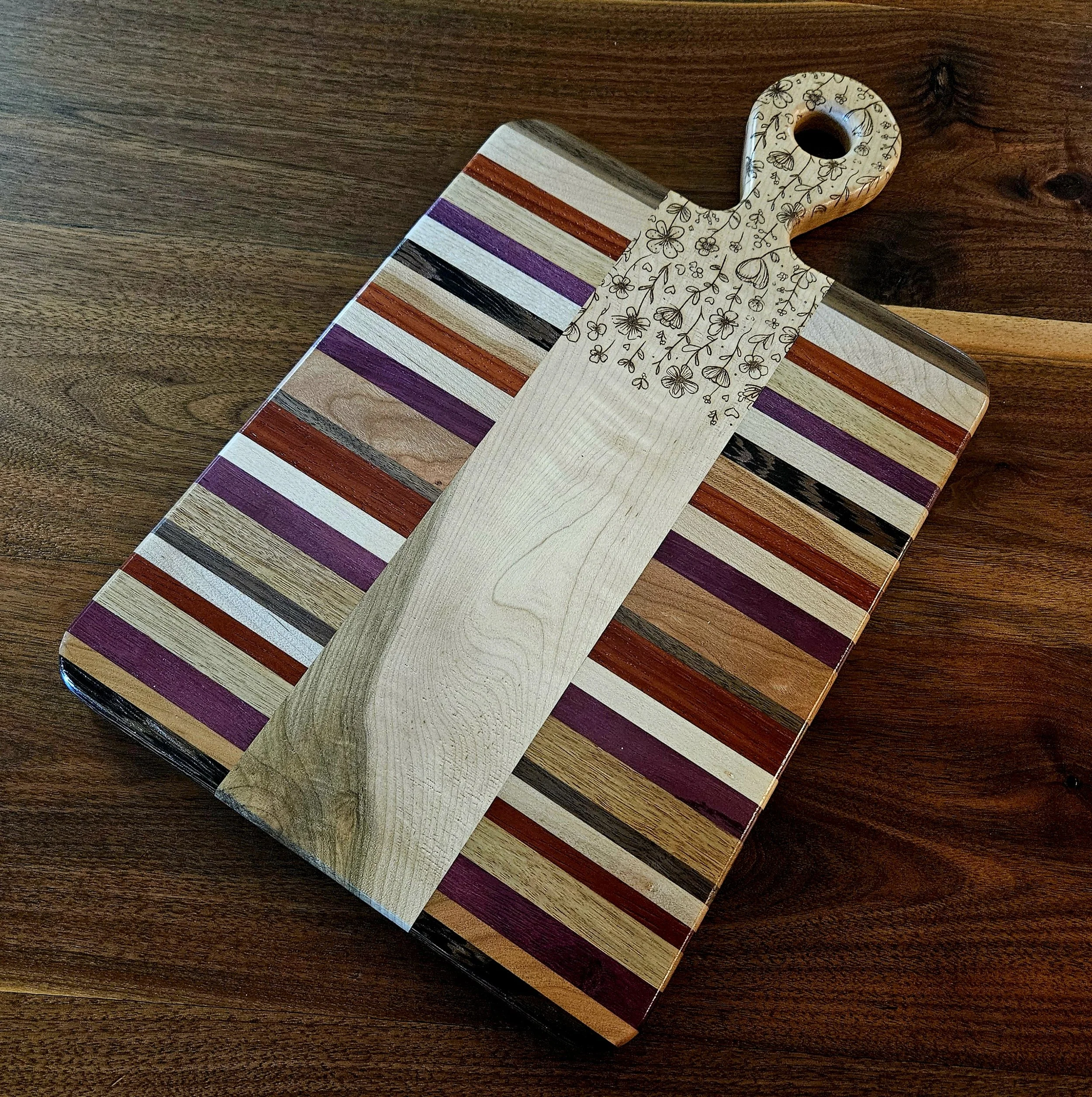 CuttingBoard_FlowerDoodle3.jpg
