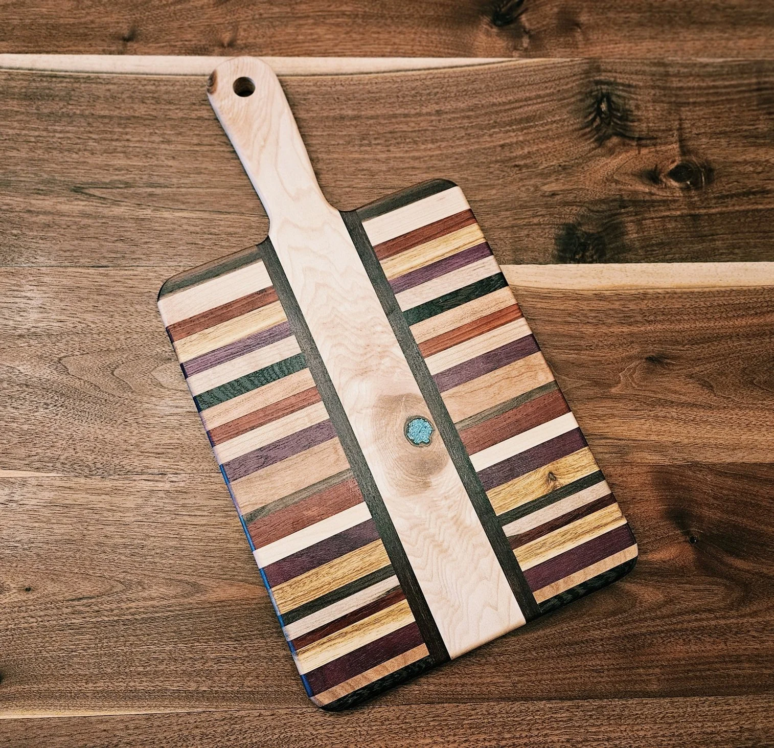 modern_cuttingboard_stripes2.jpg