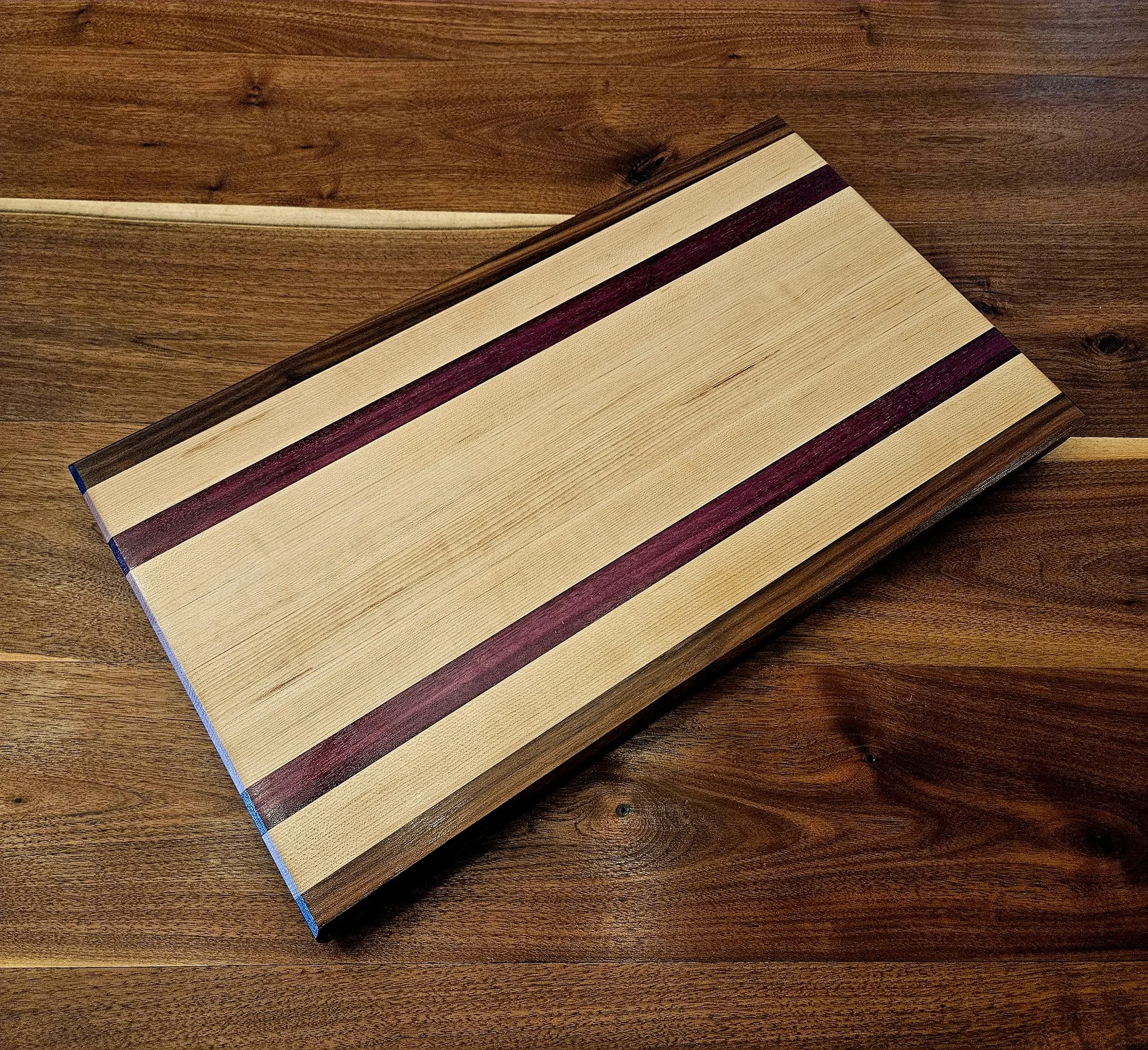 classic_cutting_board.jpg