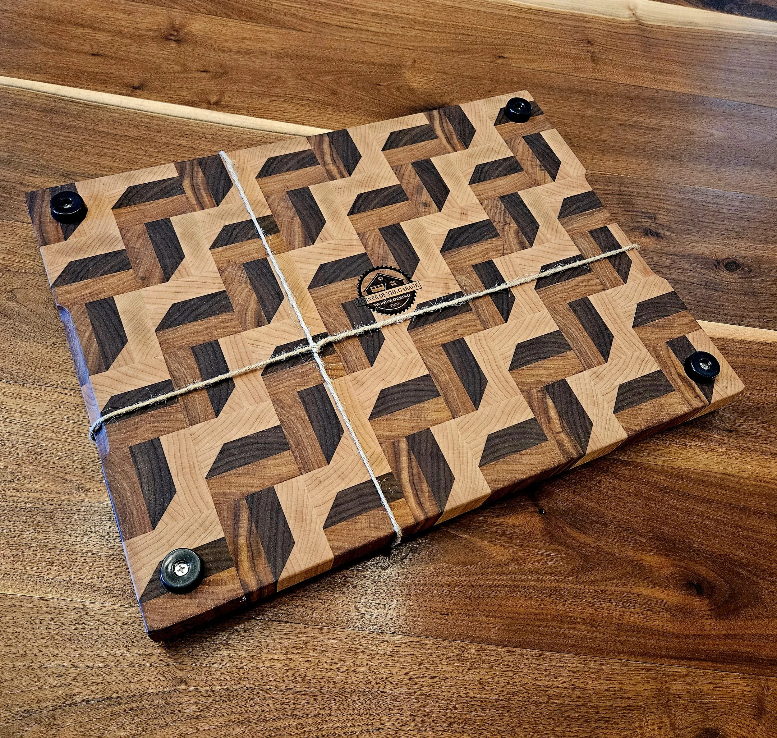ZigZag_Cutting_Board.jpg