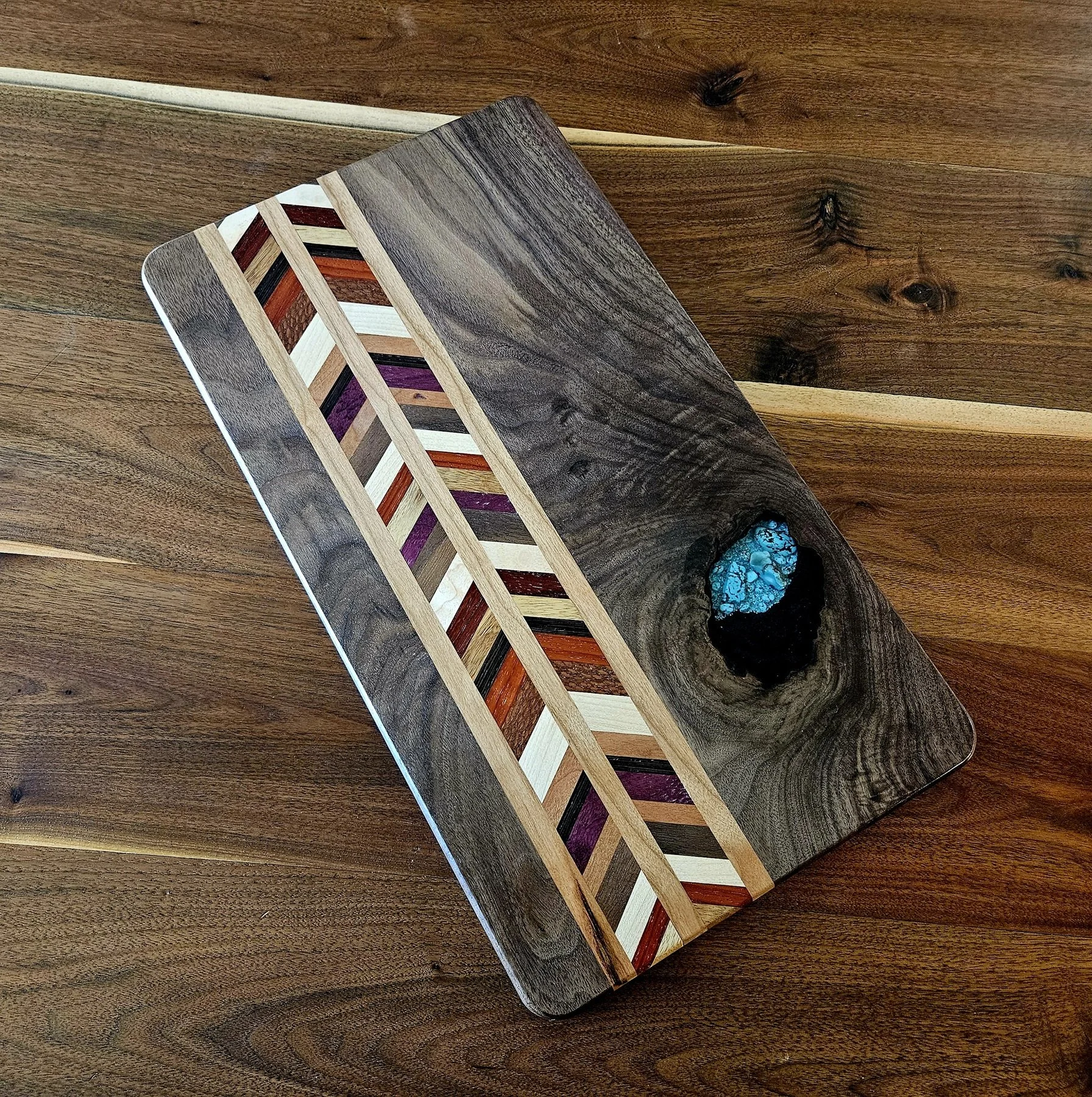 Walnut_Caret_Turquoise2.jpg
